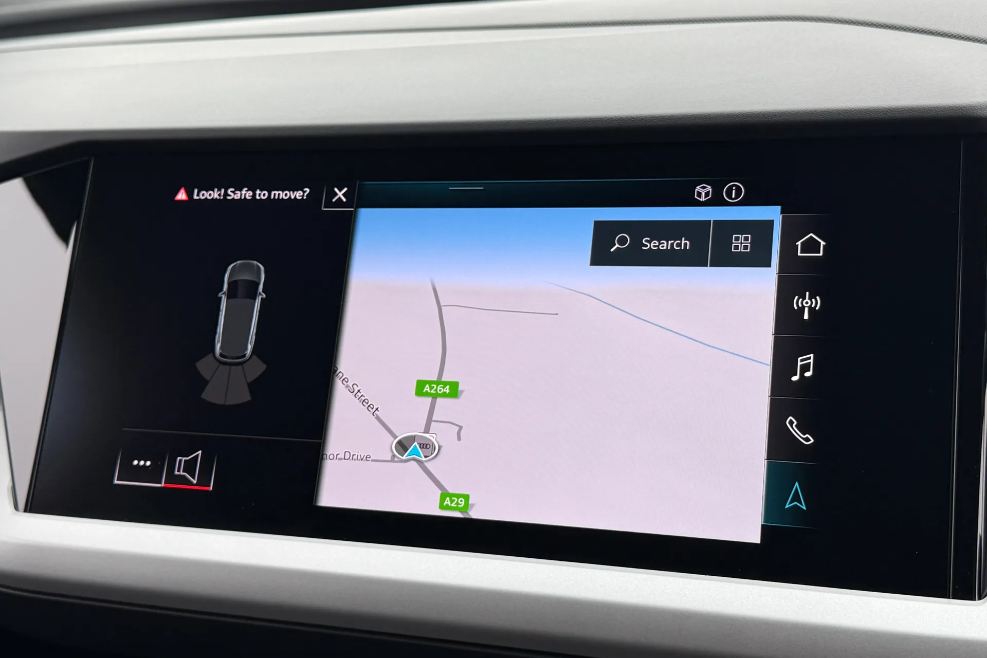 Audi Q4 thumbnail image number 7