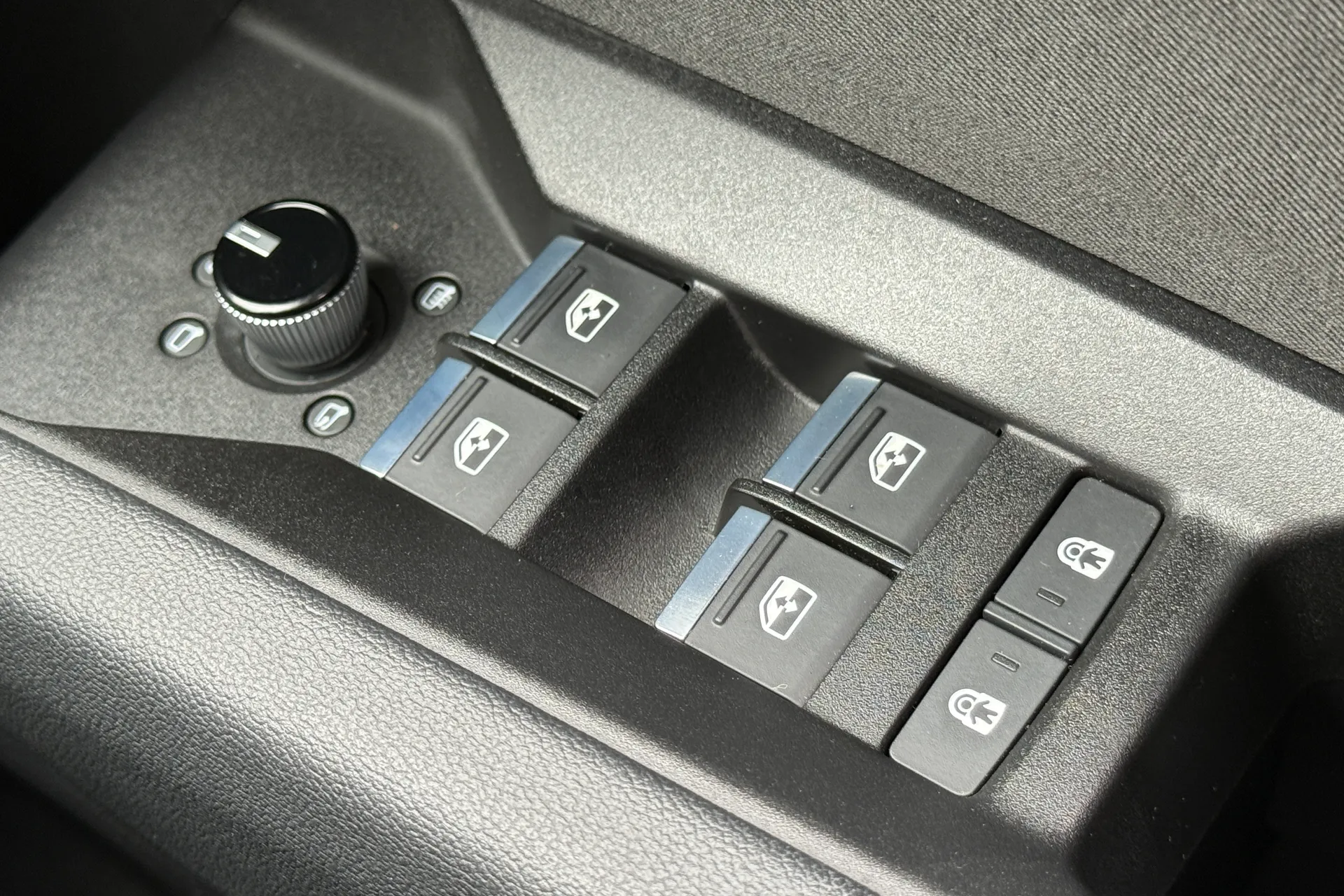 Audi Q4 thumbnail image number 17