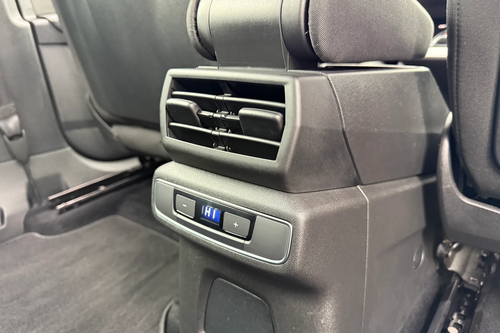 Audi Q4 thumbnail image number 45