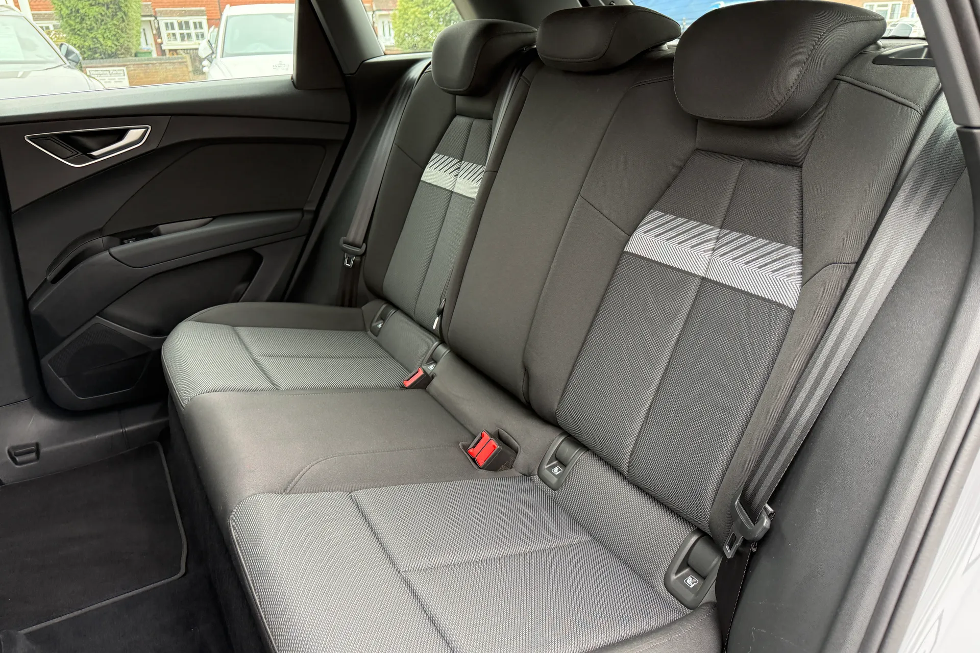 Audi Q4 thumbnail image number 42