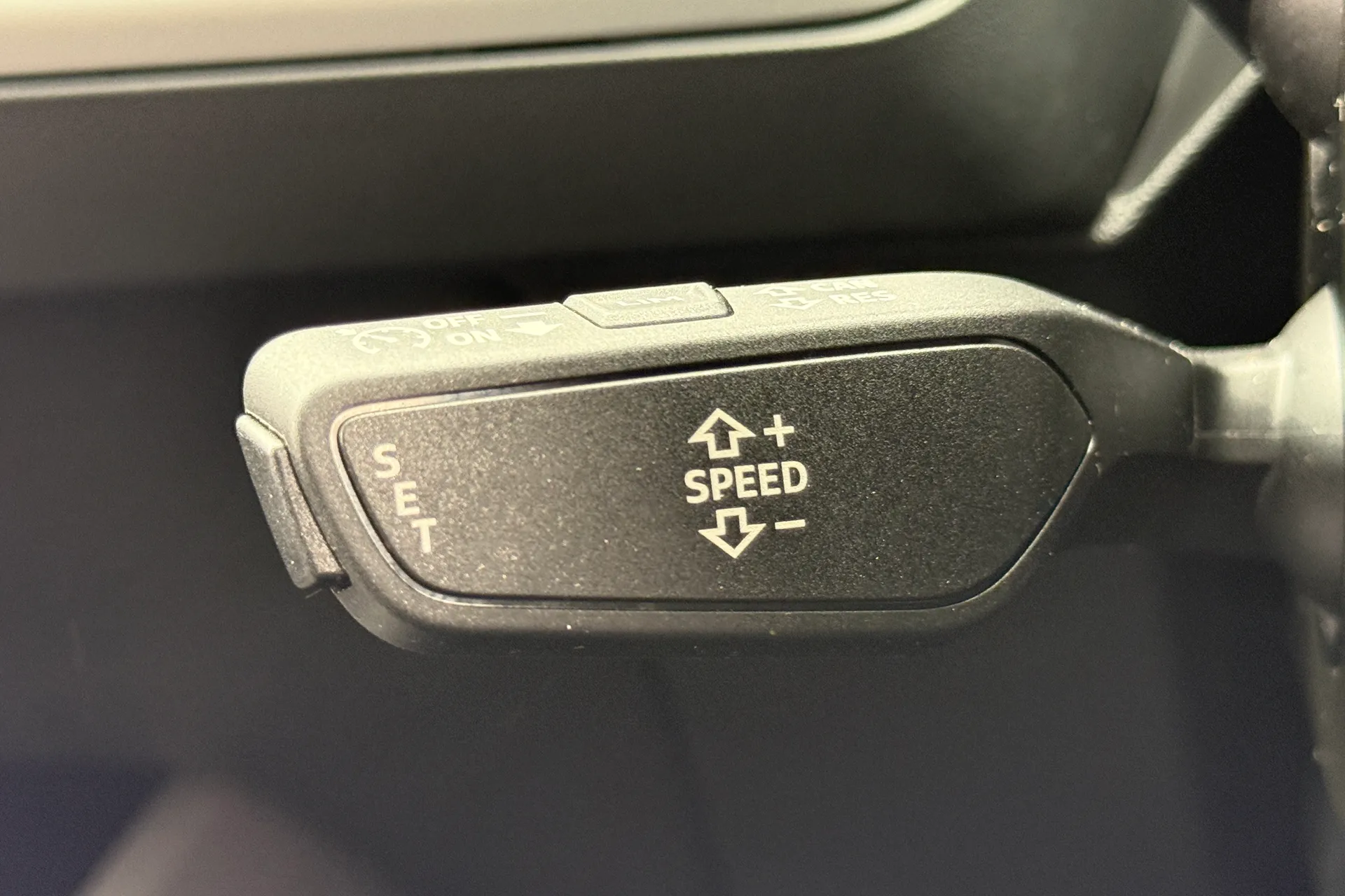 Audi Q4 thumbnail image number 15