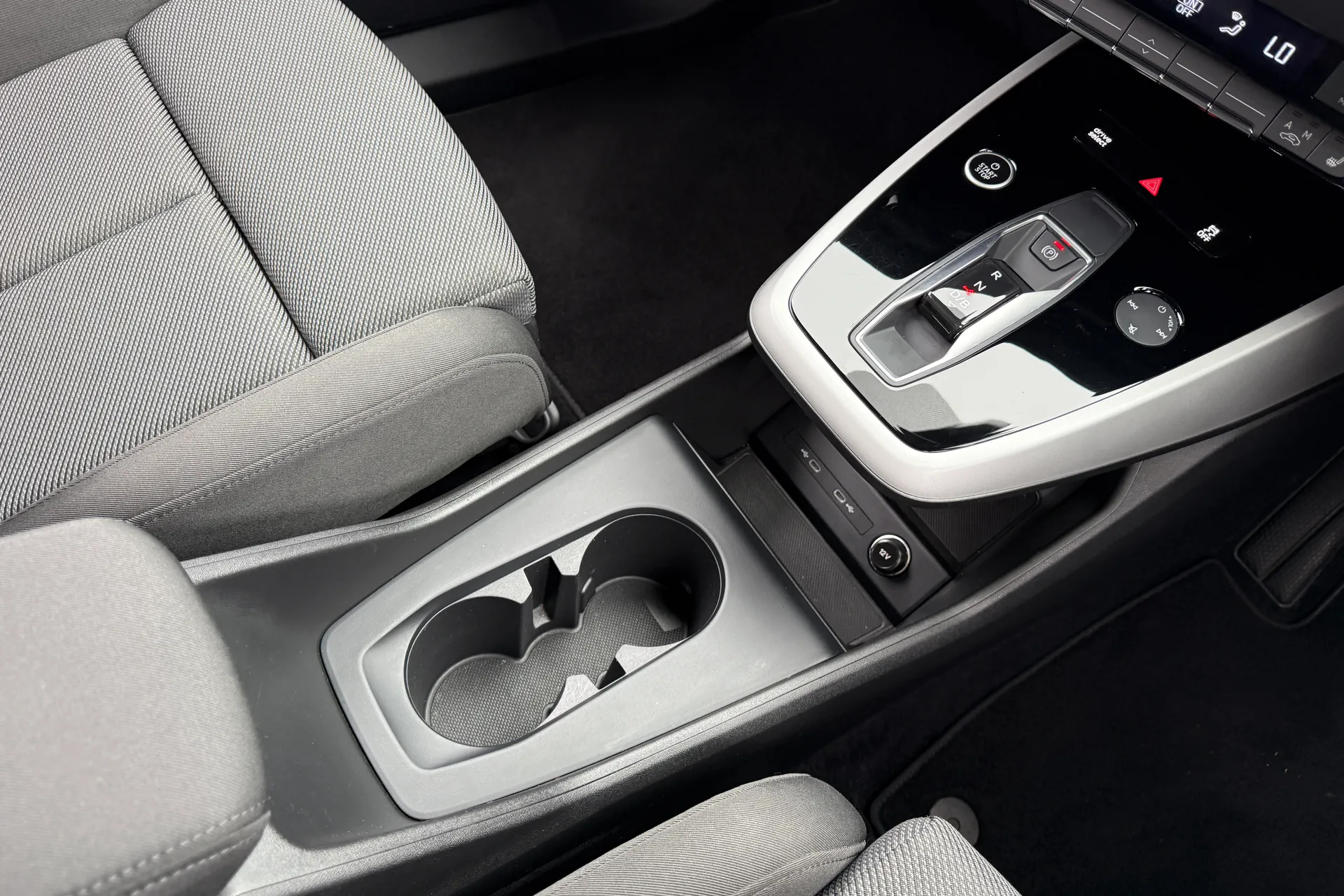 Audi Q4 thumbnail image number 40