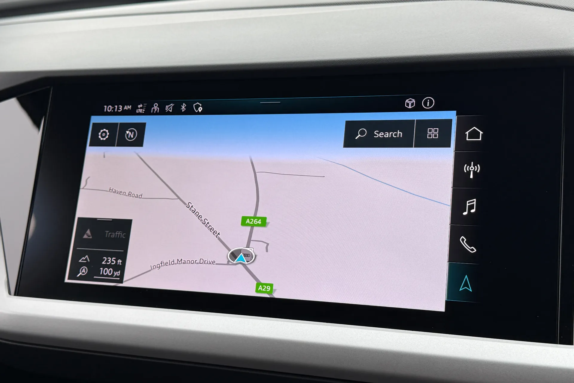 Audi Q4 thumbnail image number 4