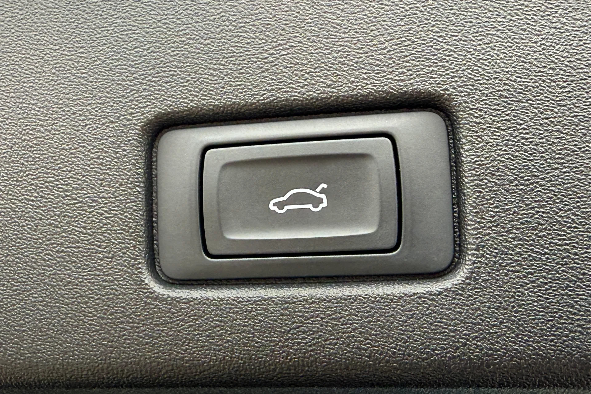 Audi Q4 thumbnail image number 37