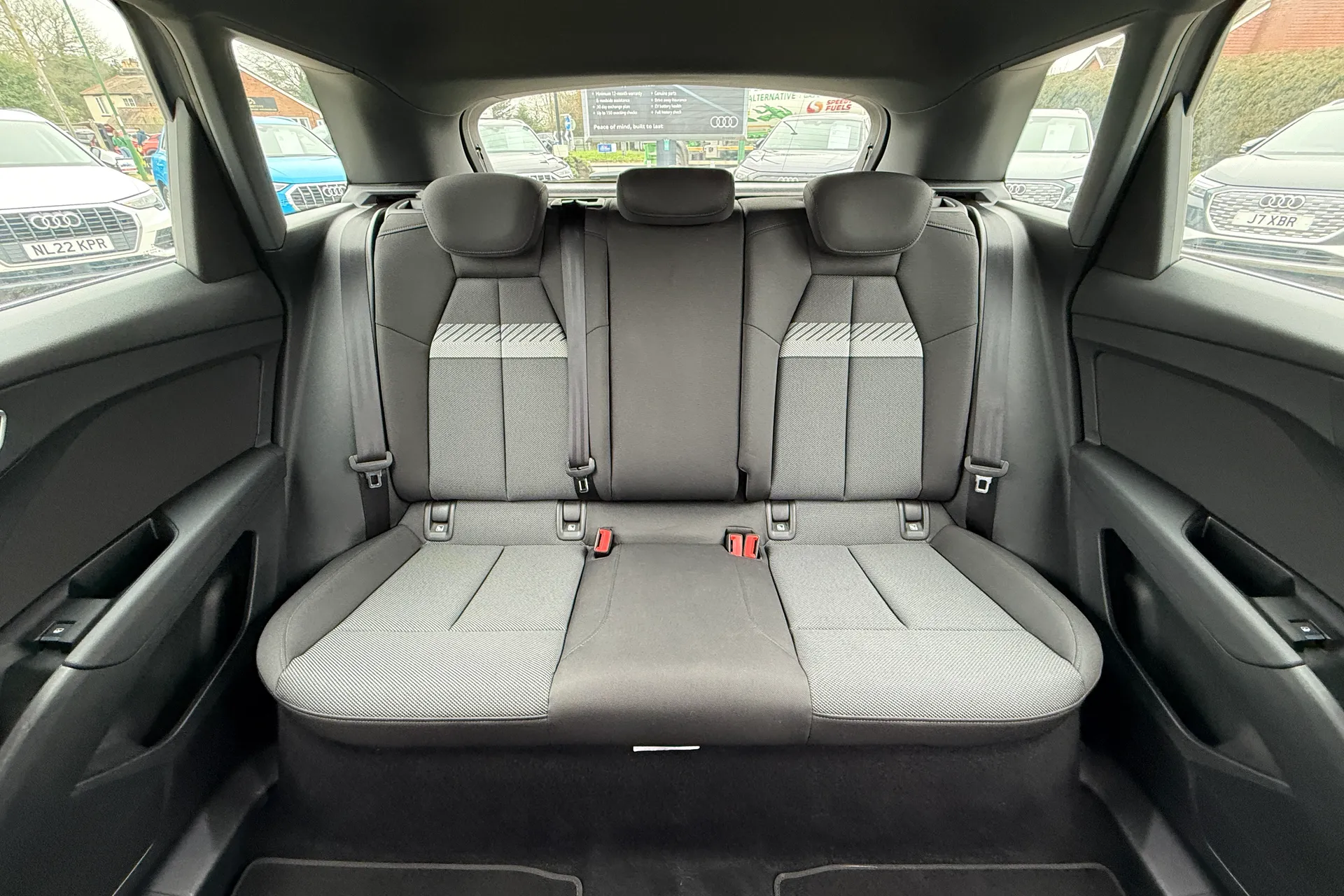 Audi Q4 thumbnail image number 38