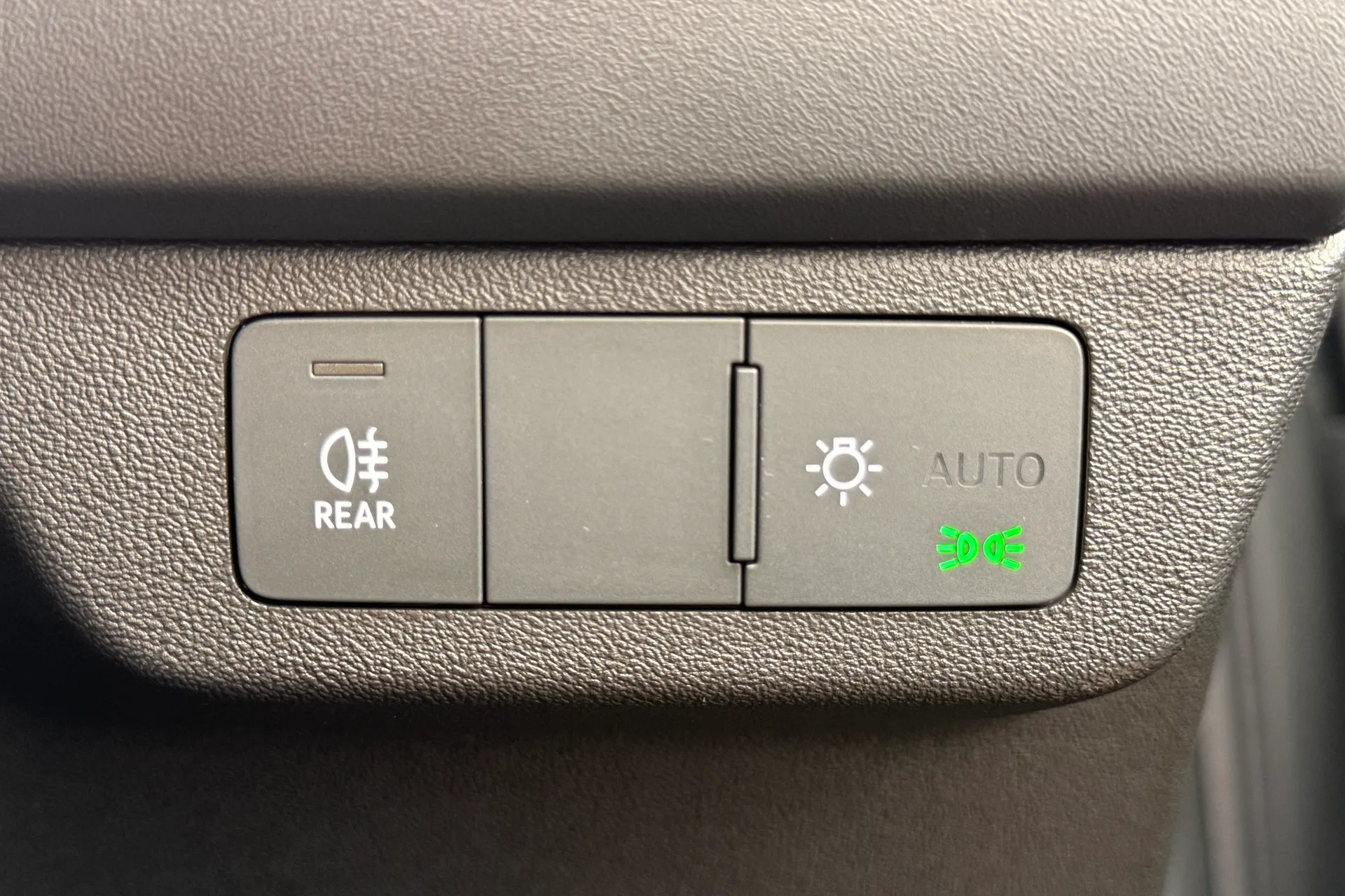 Audi Q4 thumbnail image number 21