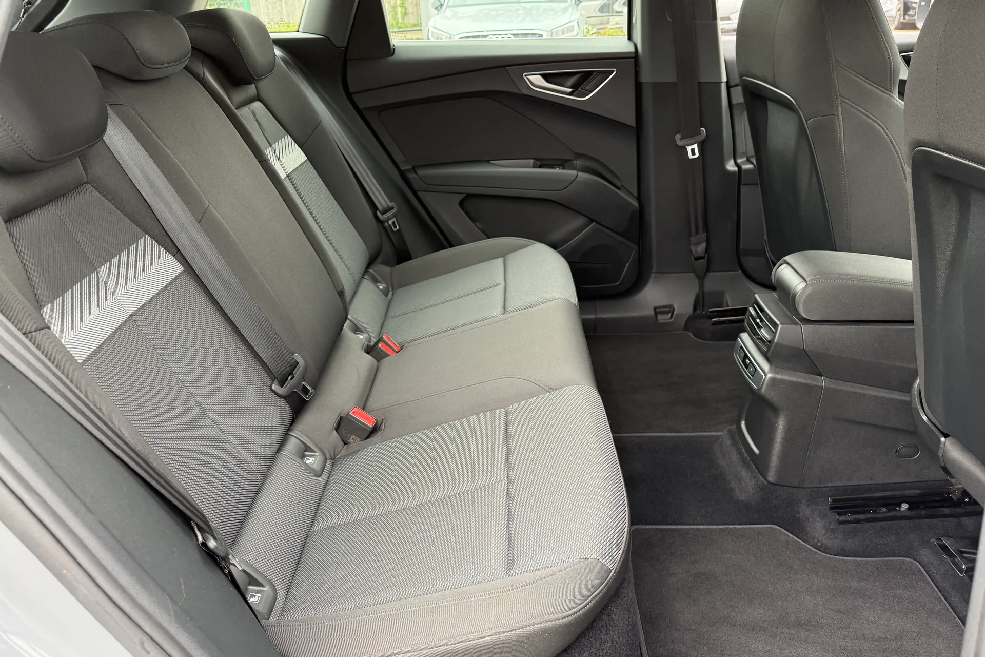 Audi Q4 thumbnail image number 44