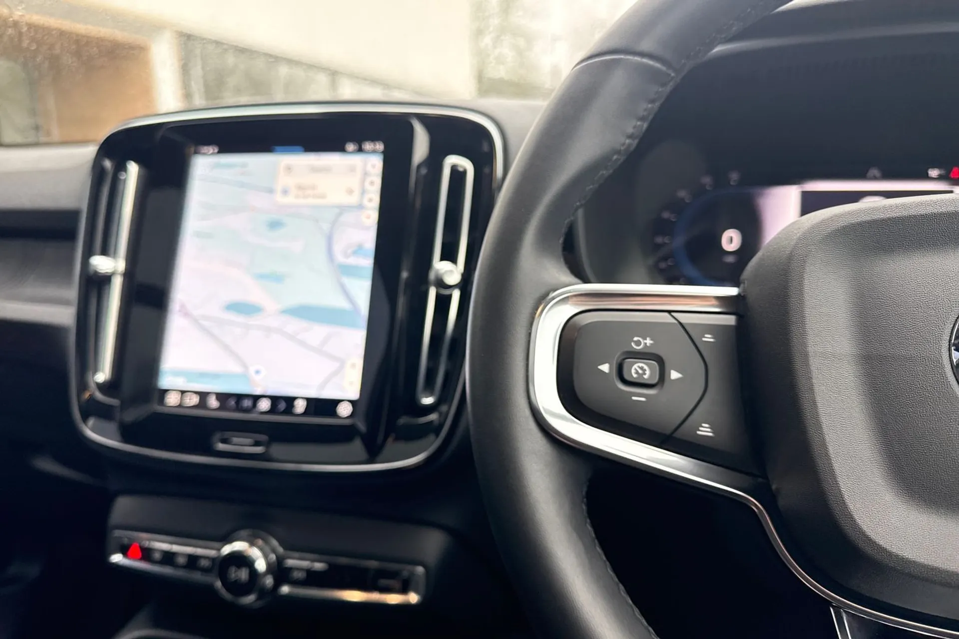 Volvo XC40 thumbnail image number 36