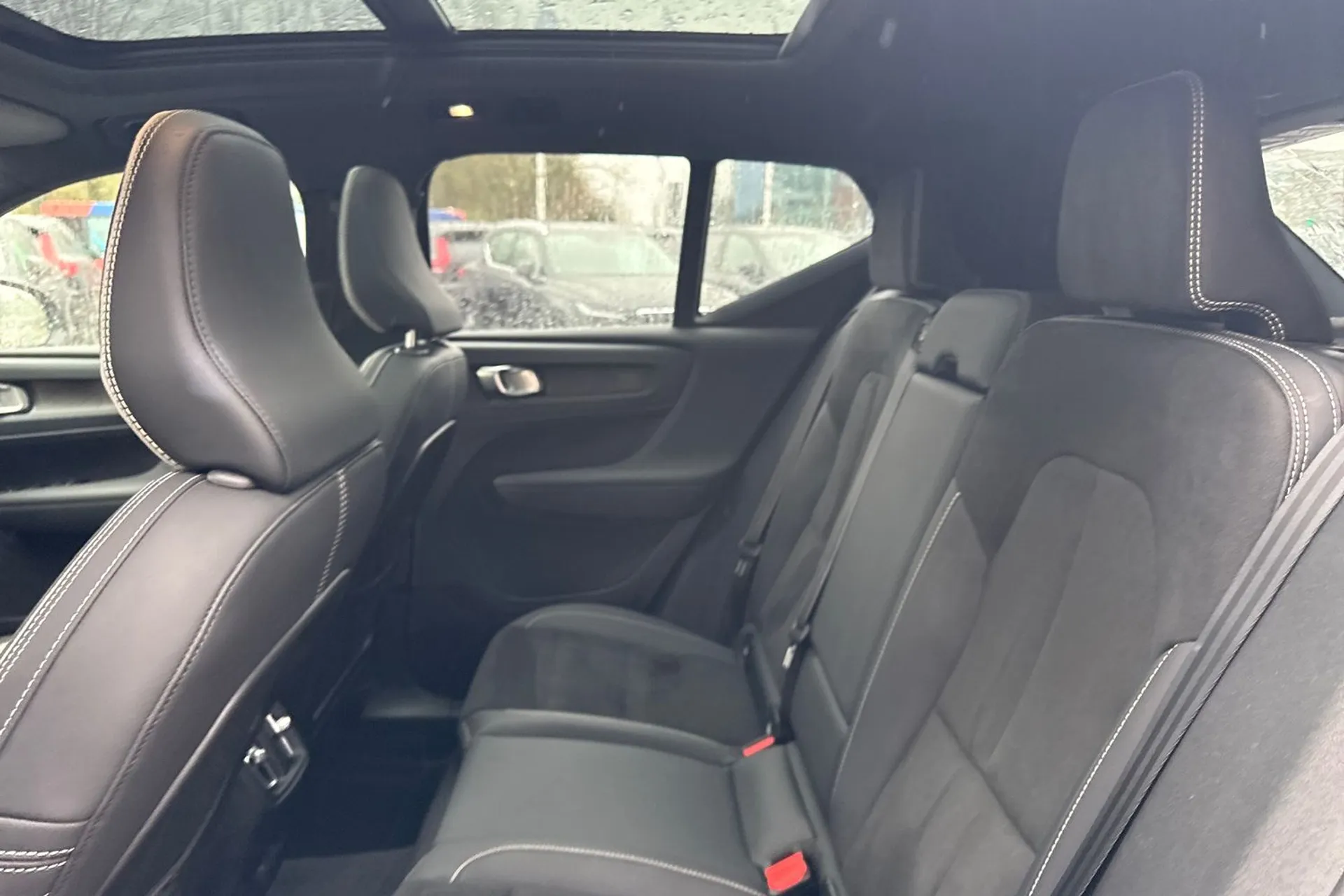 Volvo XC40 thumbnail image number 30