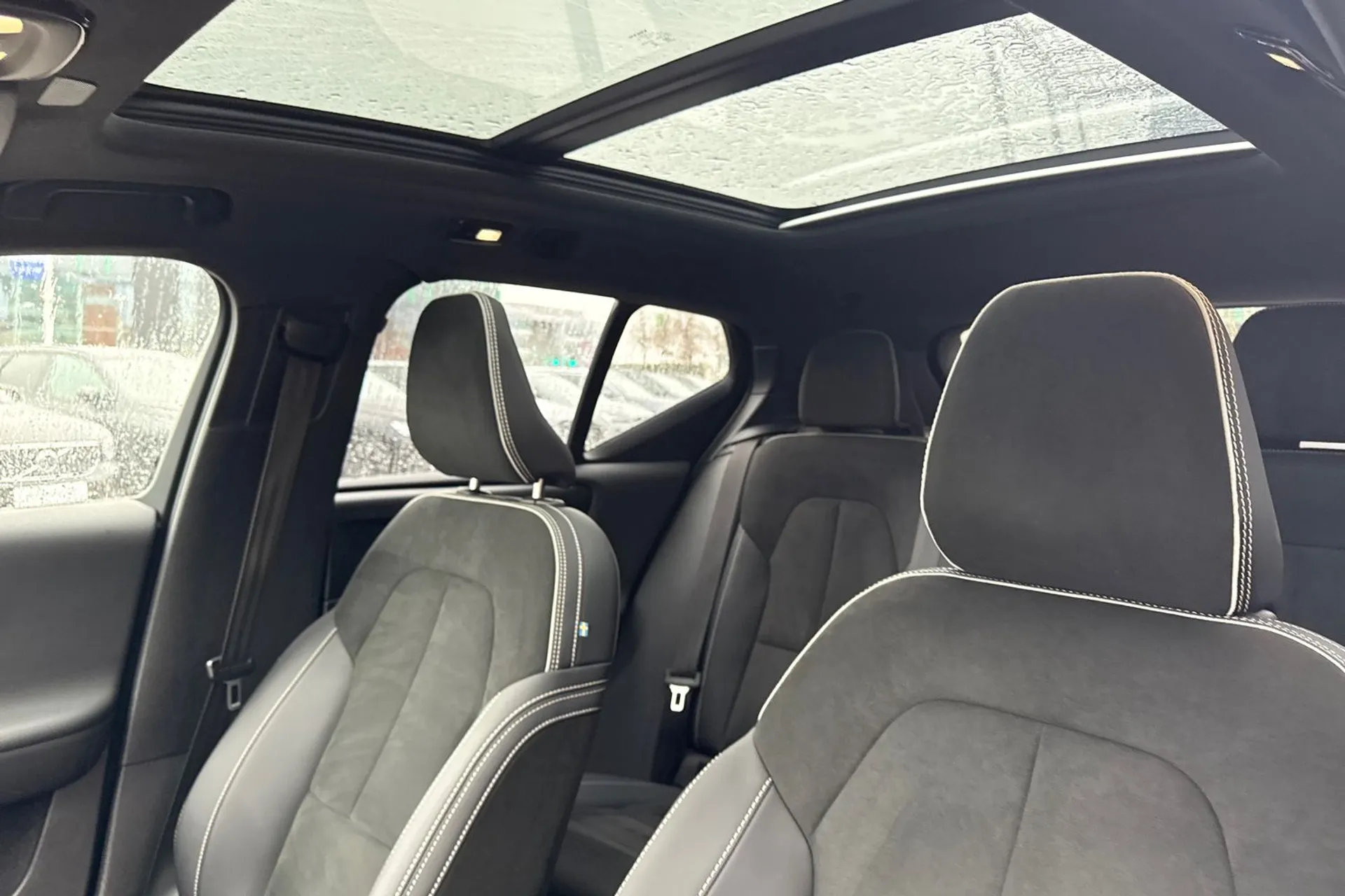 Volvo XC40 thumbnail image number 29