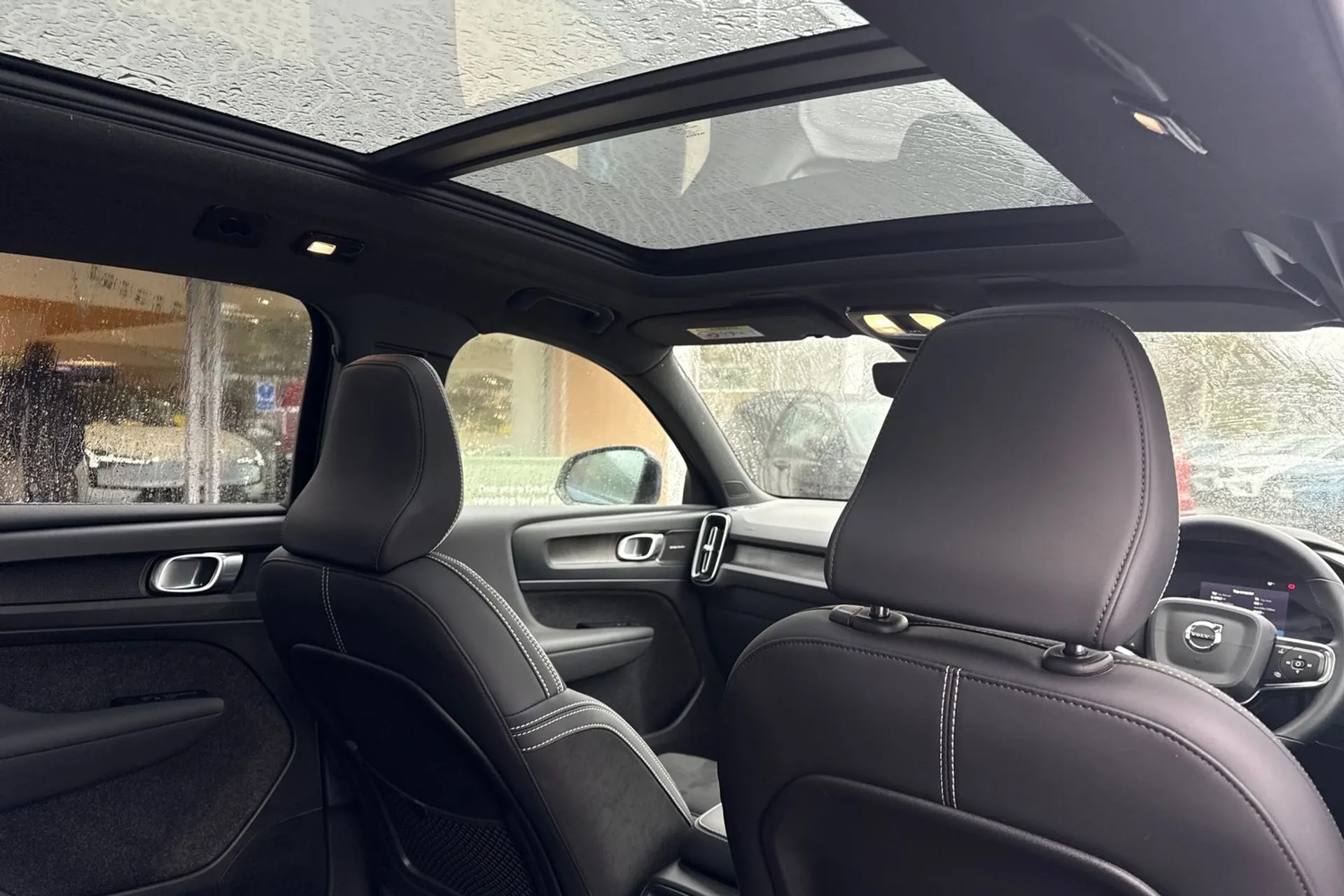 Volvo XC40 thumbnail image number 24