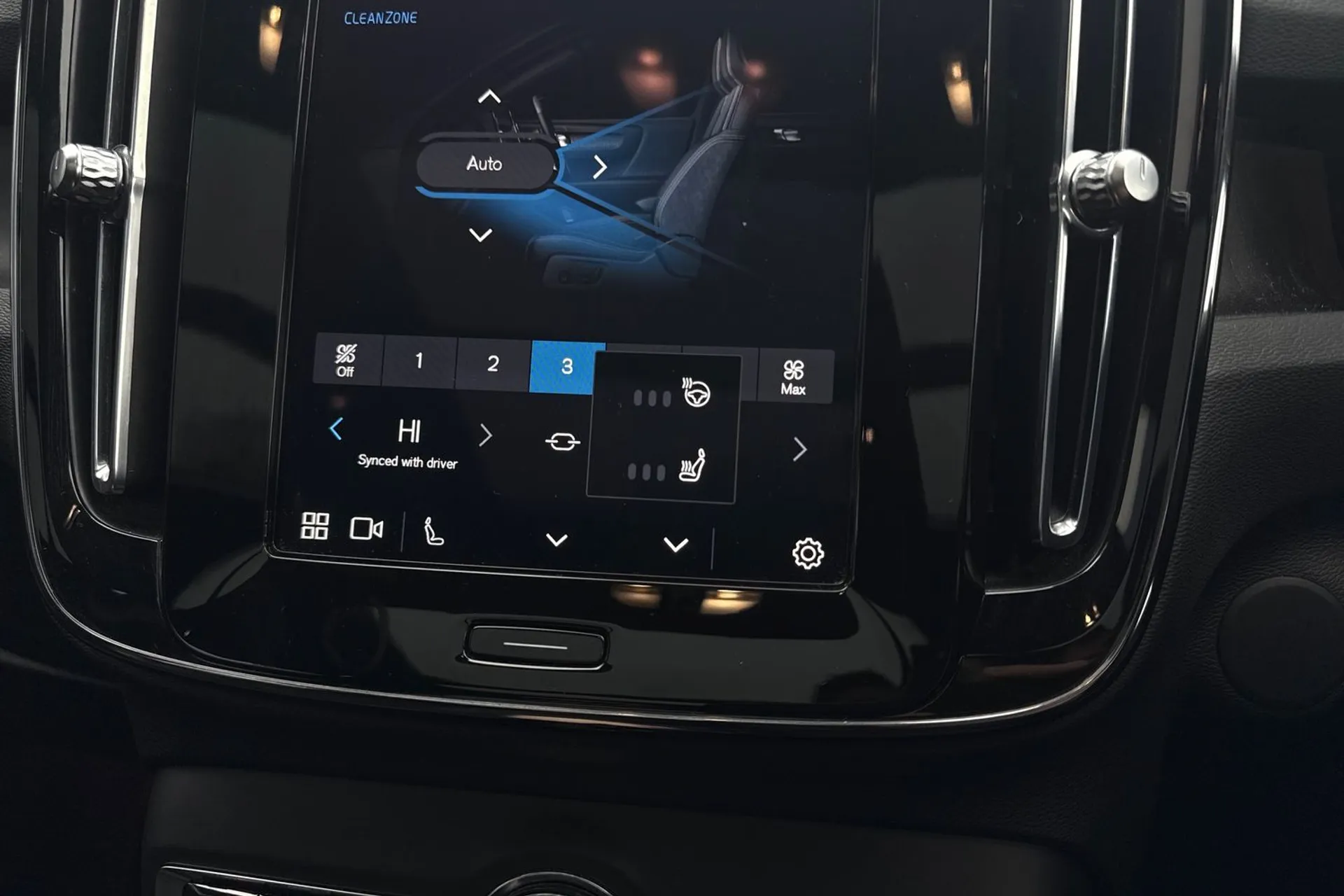 Volvo XC40 thumbnail image number 38