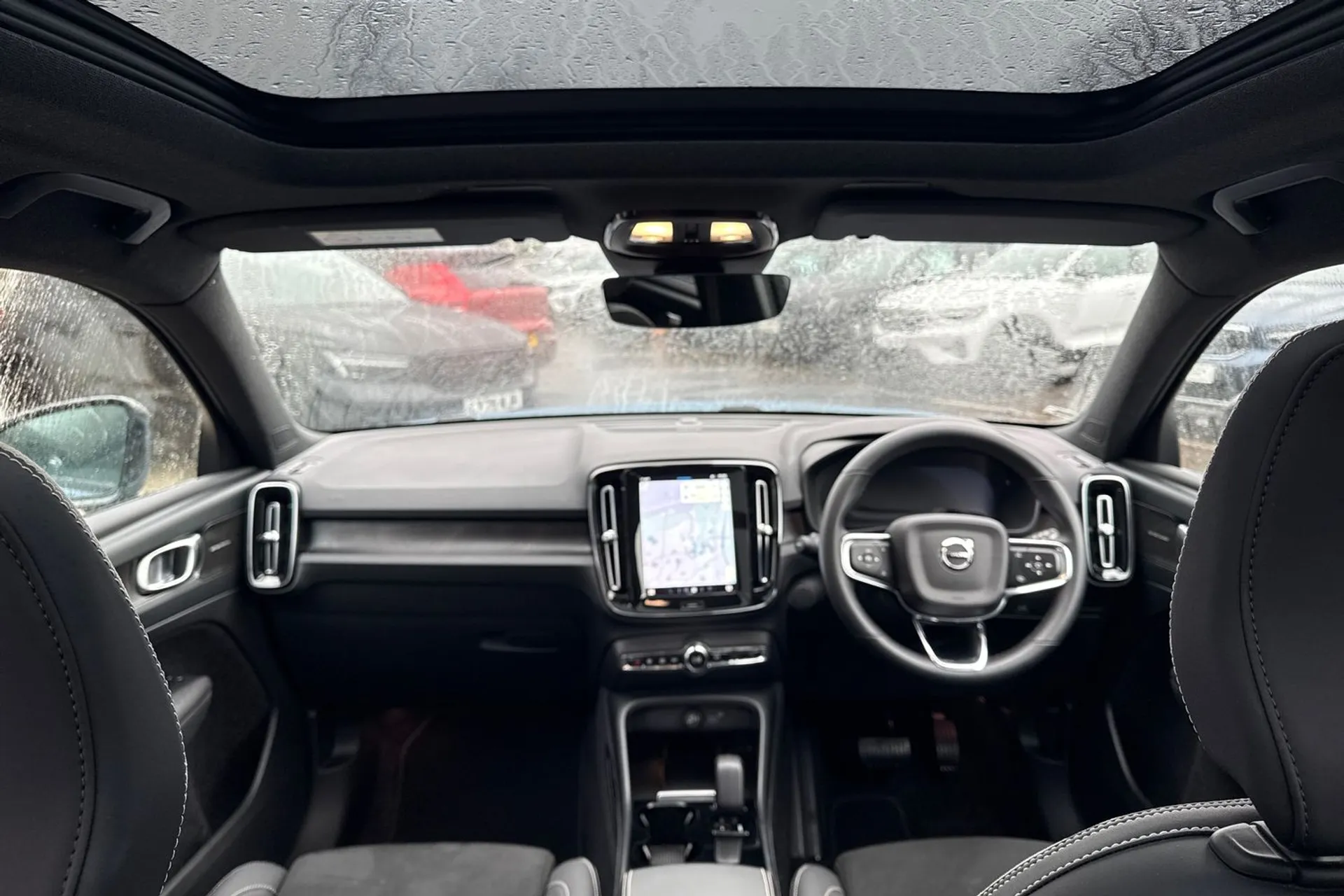 Volvo XC40 thumbnail image number 3