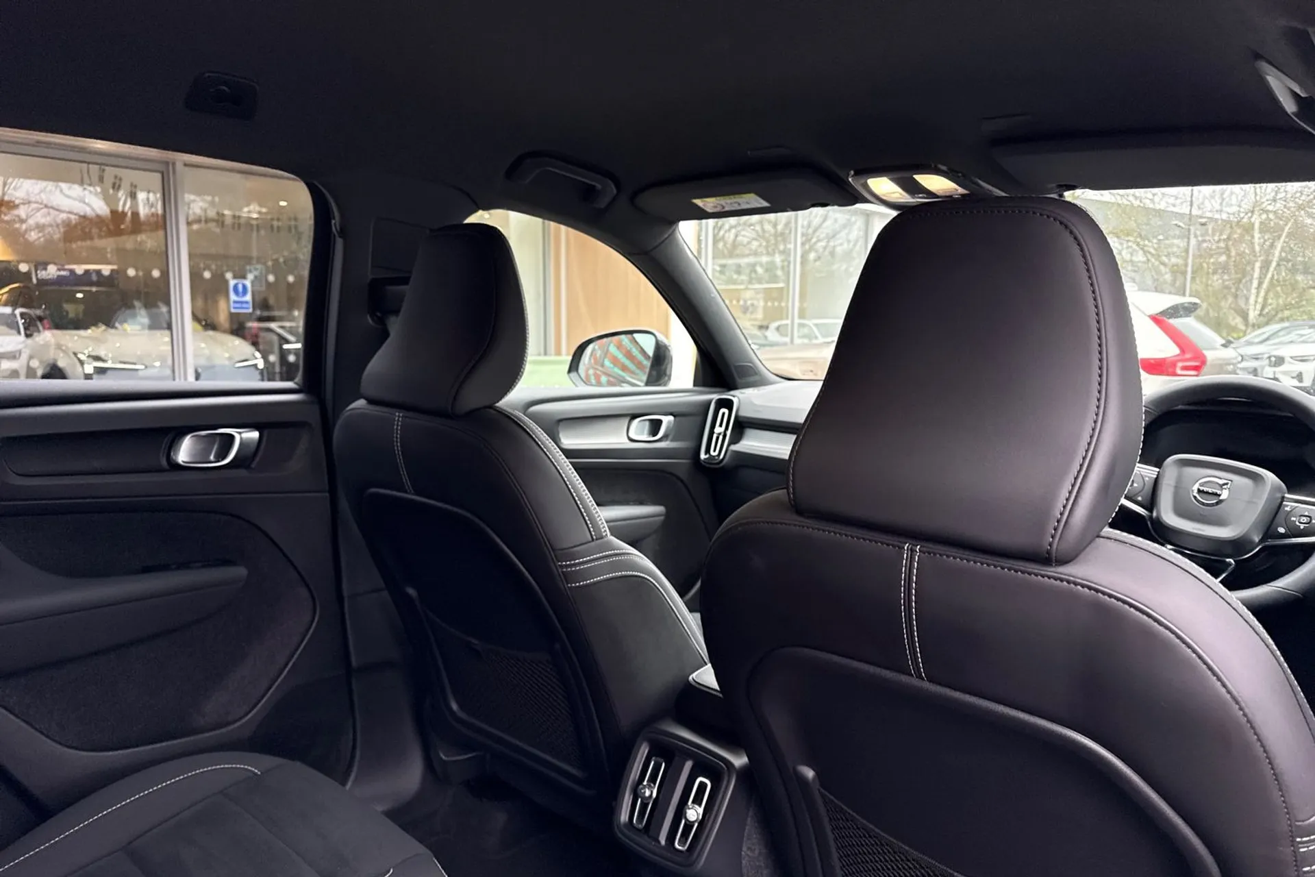 Volvo XC40 thumbnail image number 24