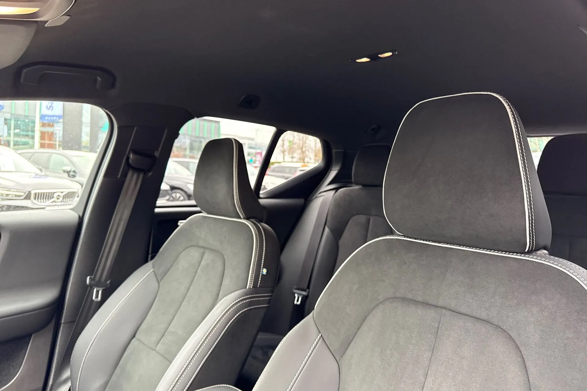 Volvo XC40 thumbnail image number 29