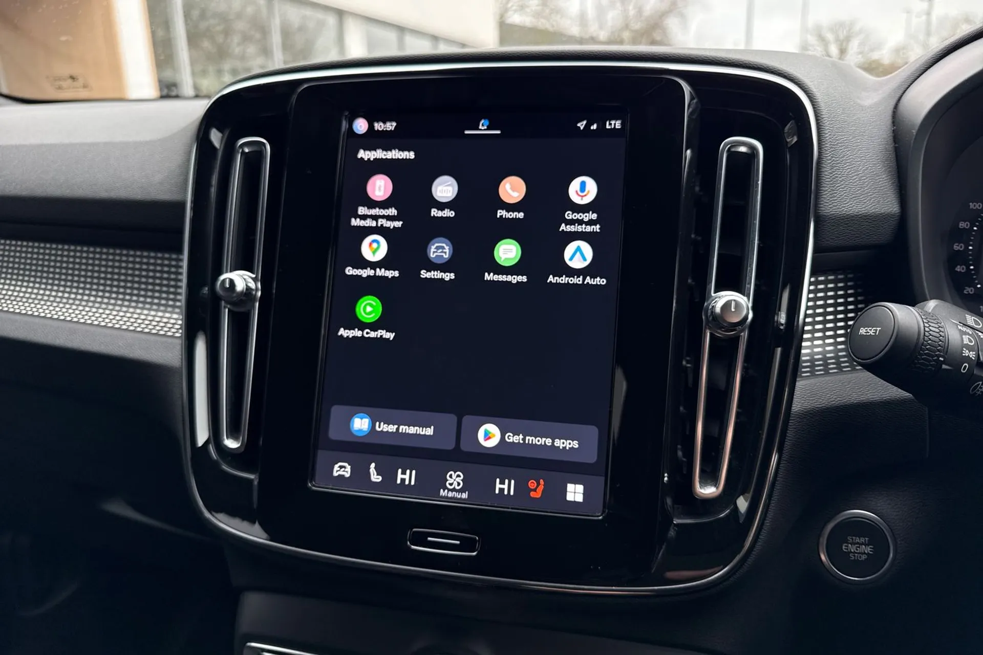 Volvo XC40 thumbnail image number 40