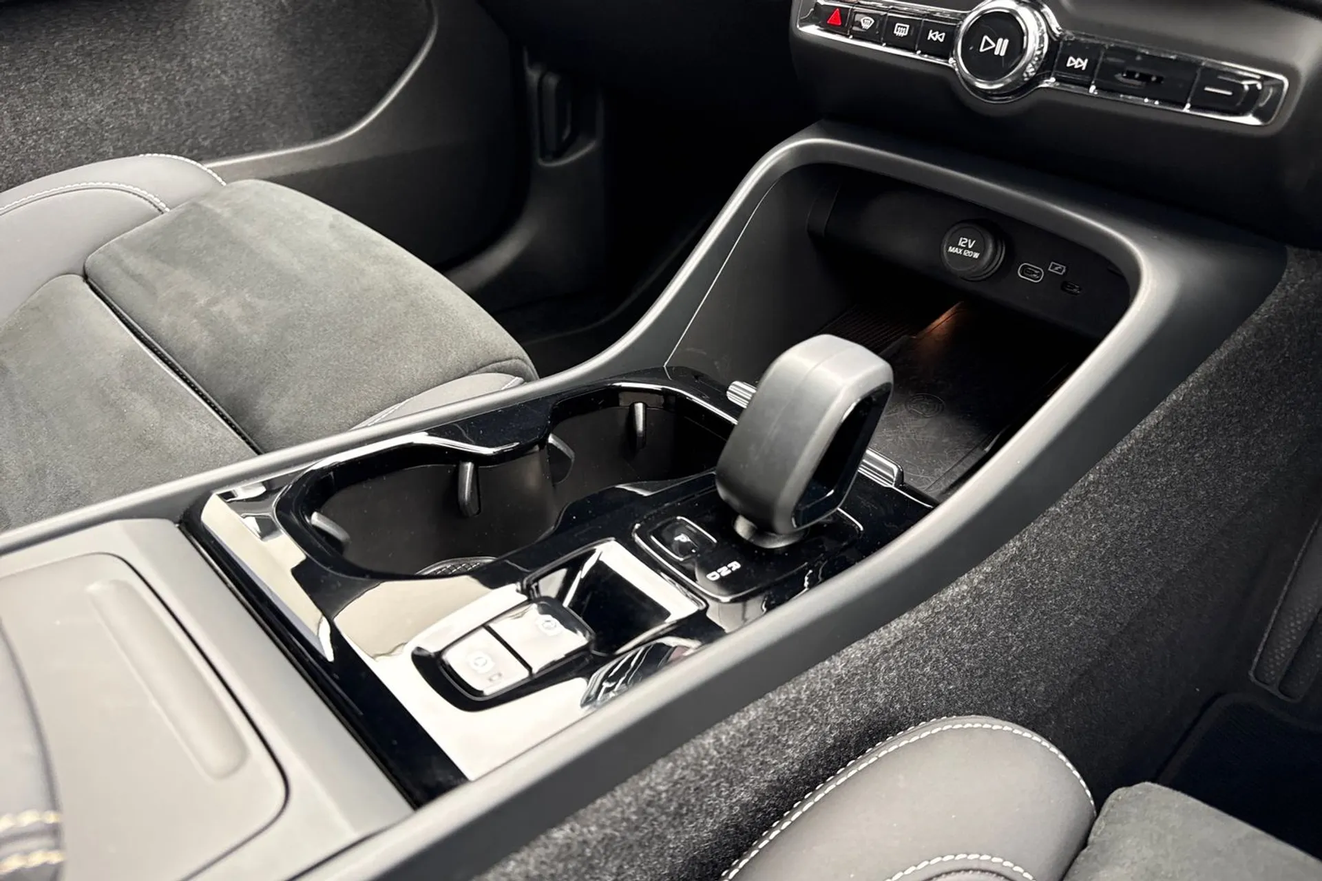 Volvo XC40 thumbnail image number 42