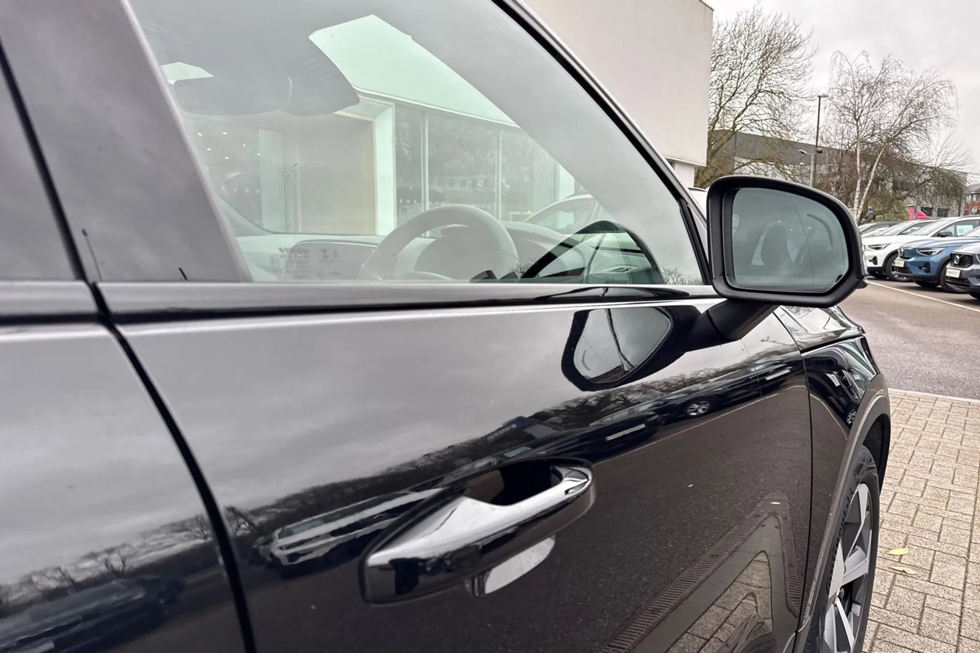 Volvo XC40 thumbnail image number 17