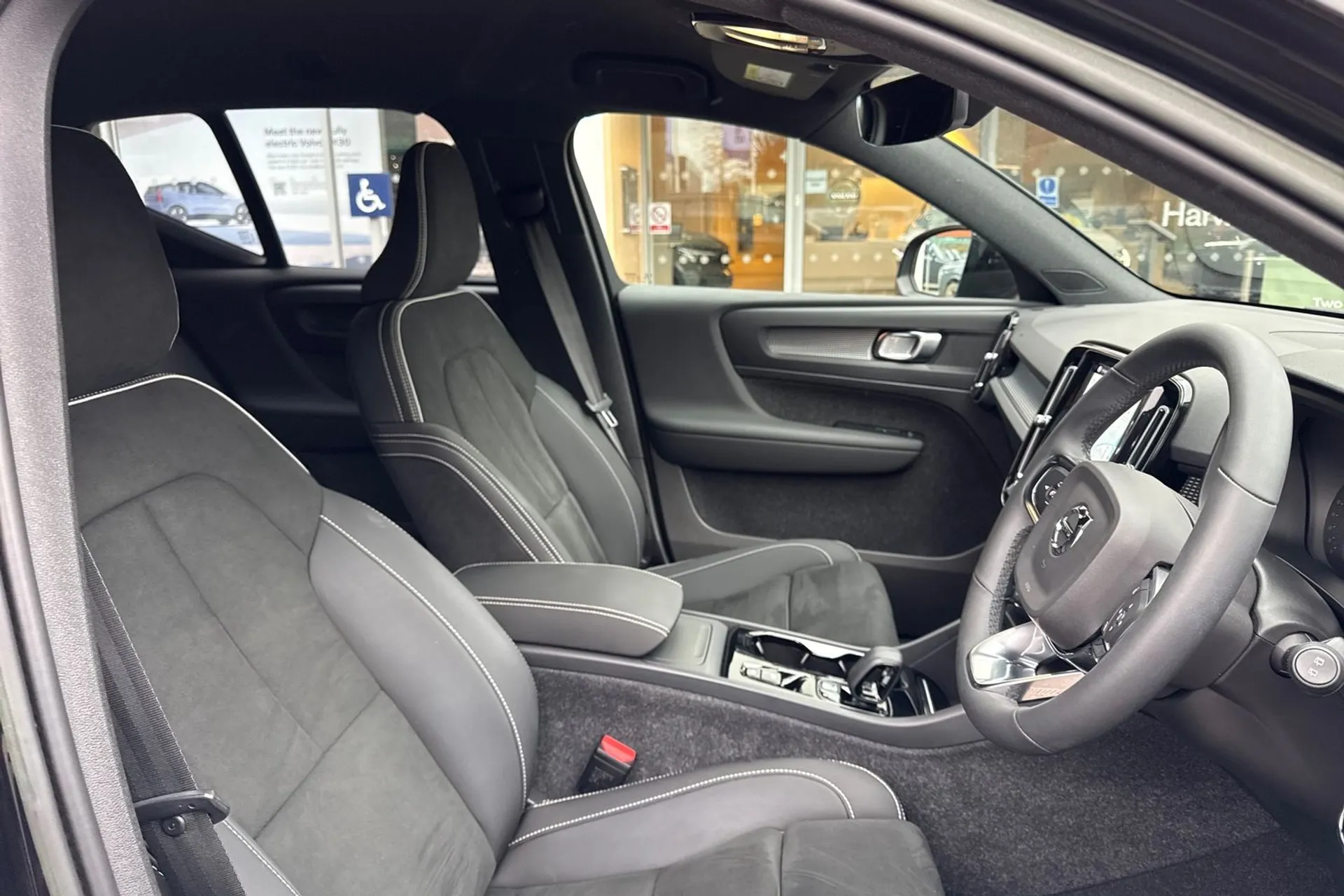 Volvo XC40 thumbnail image number 26