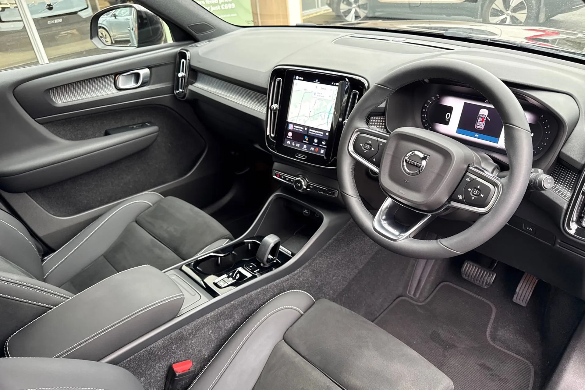 Volvo XC40 thumbnail image number 6