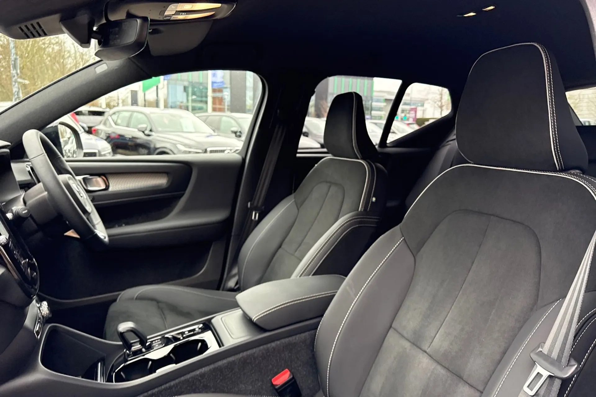 Volvo XC40 thumbnail image number 28