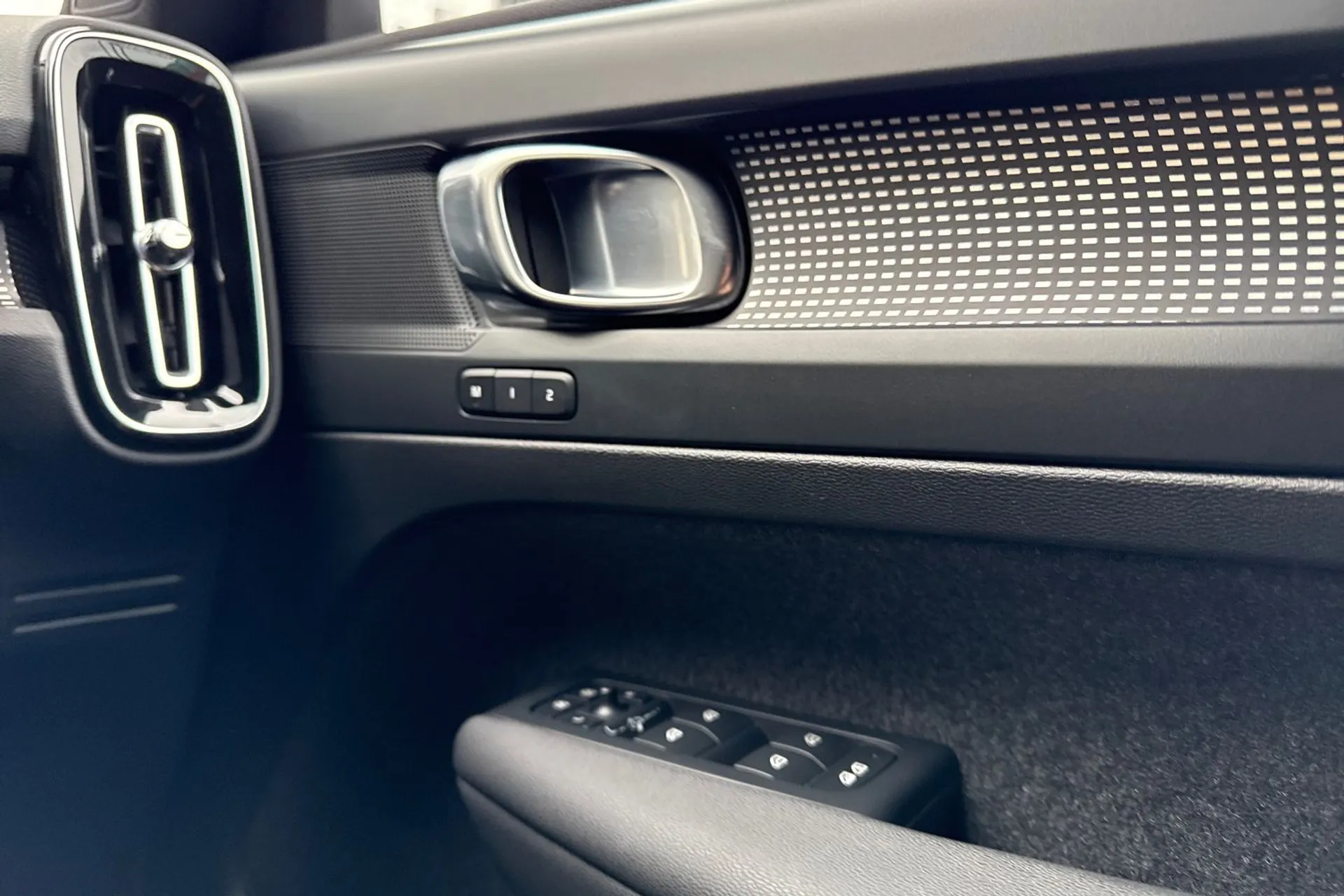 Volvo XC40 thumbnail image number 41