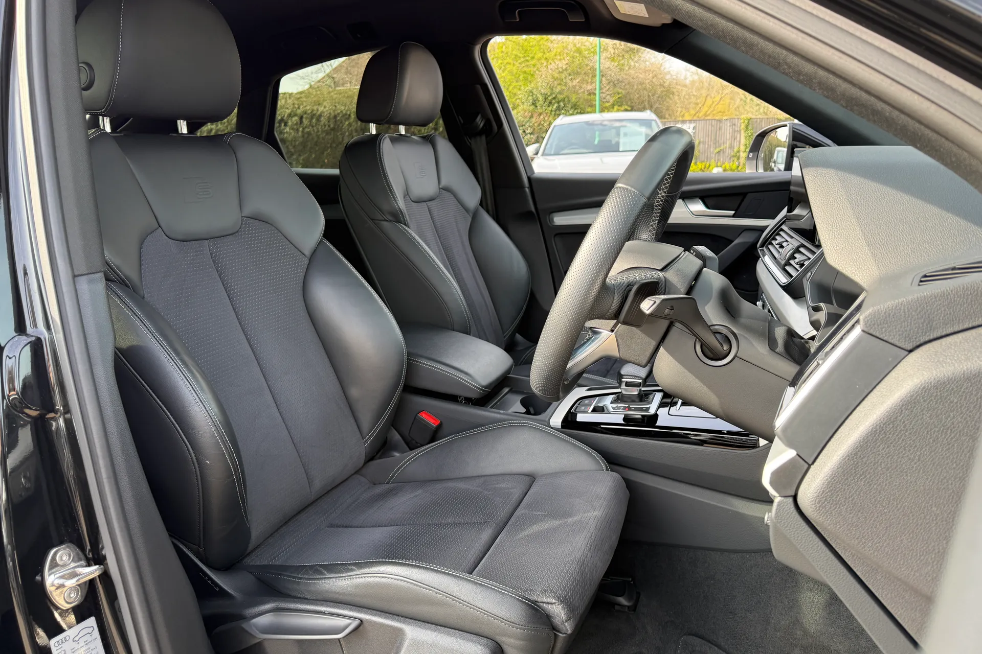 Audi Q5 thumbnail image number 24