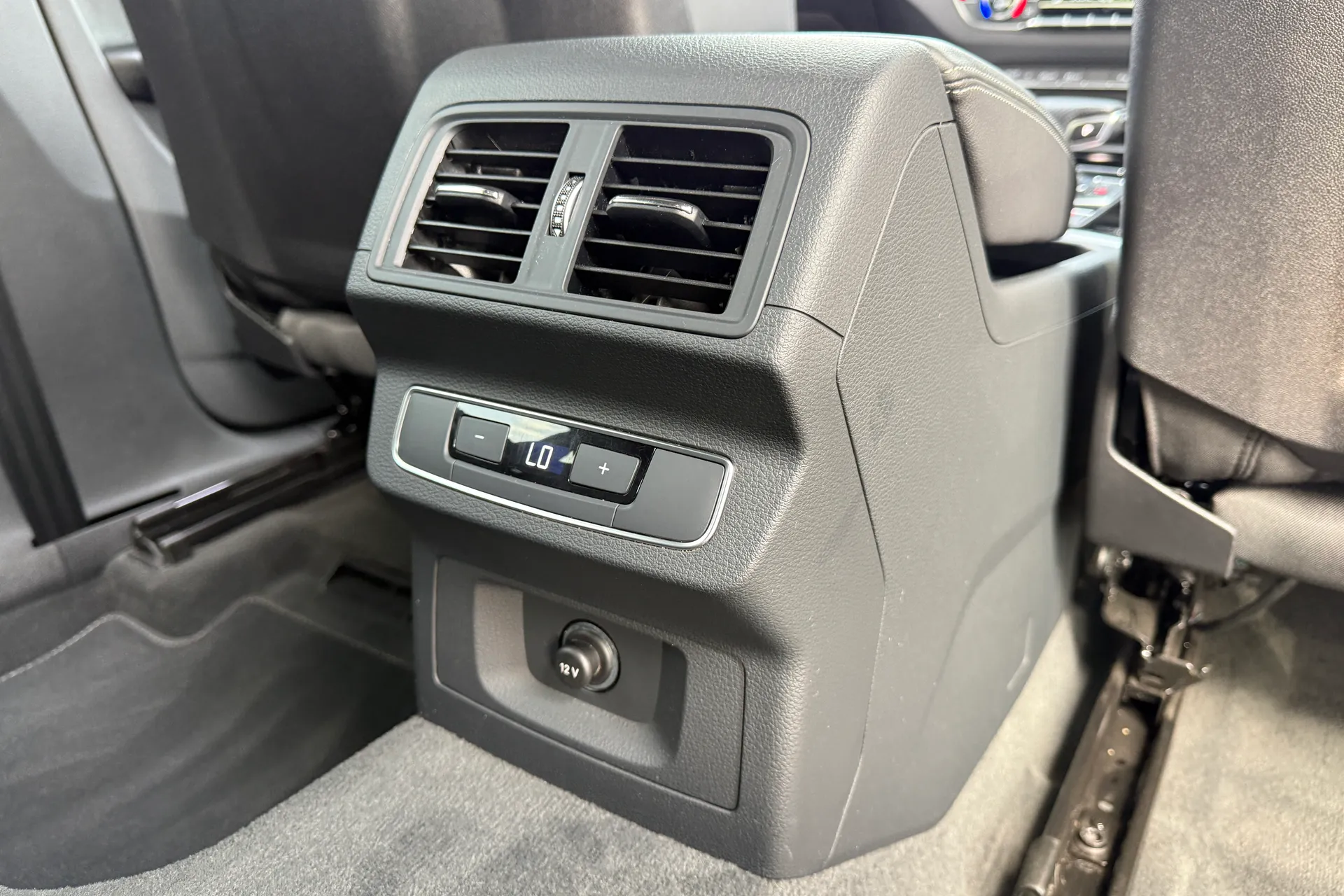 Audi Q5 thumbnail image number 45