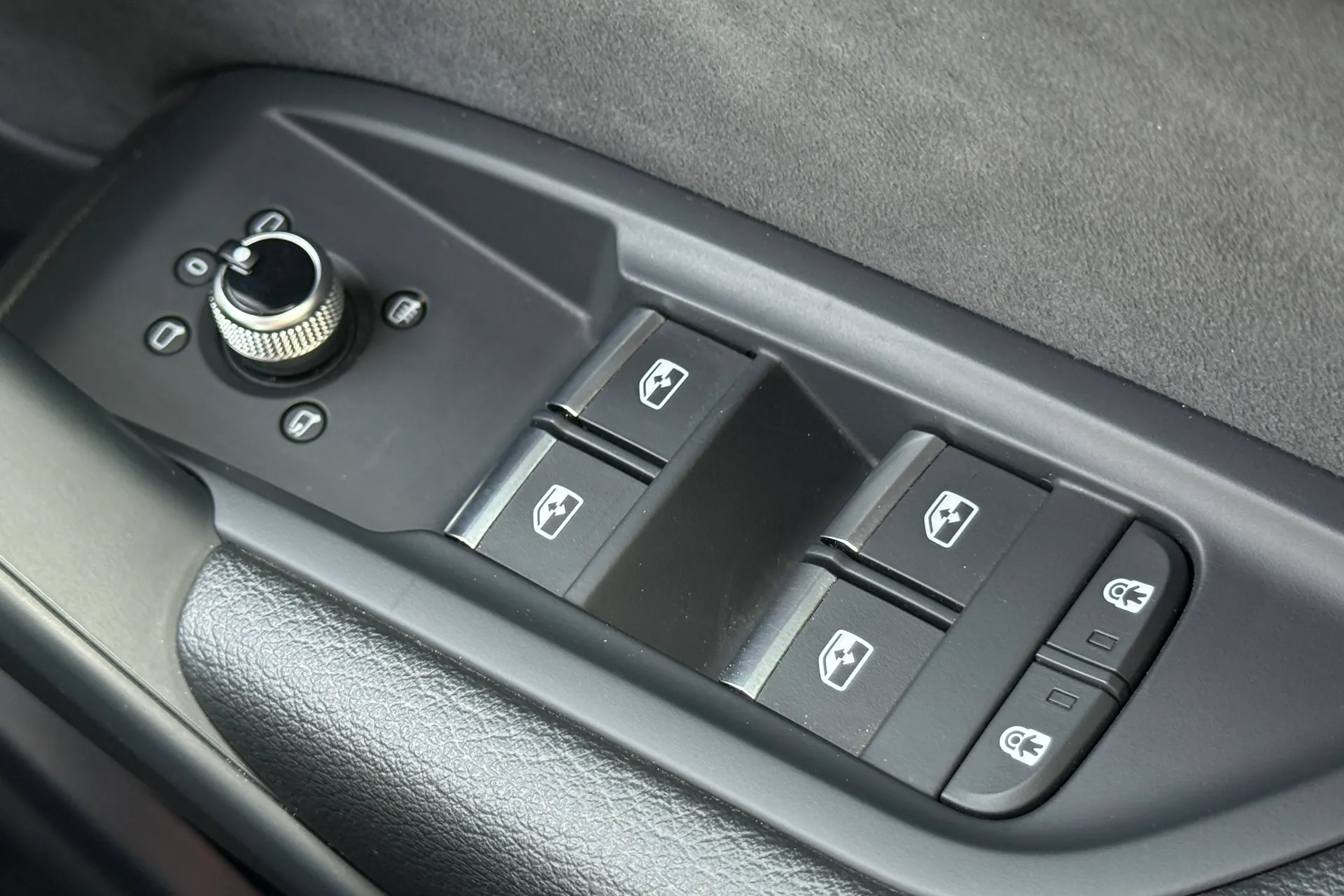 Audi Q5 thumbnail image number 16