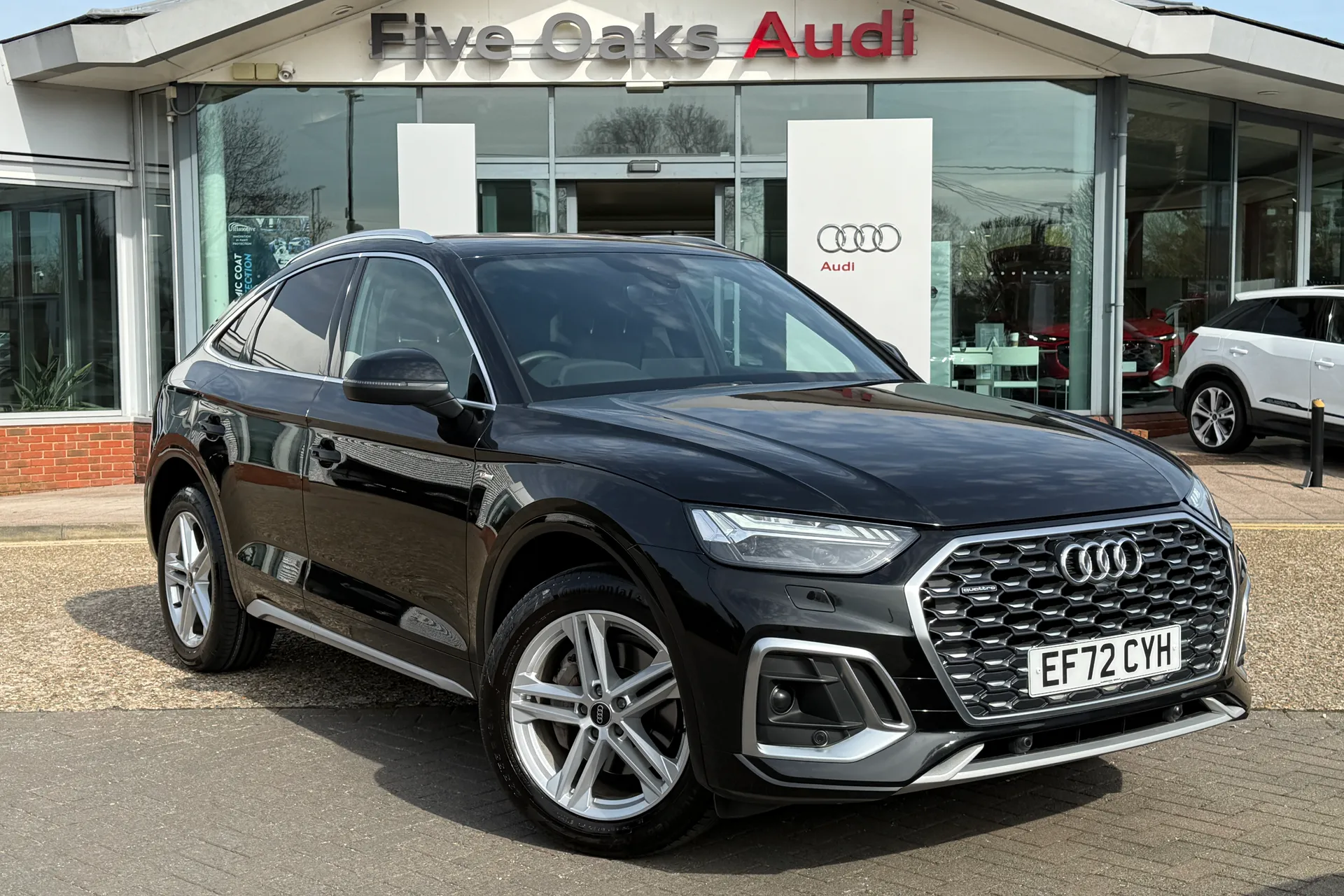 Audi Q5 focused image