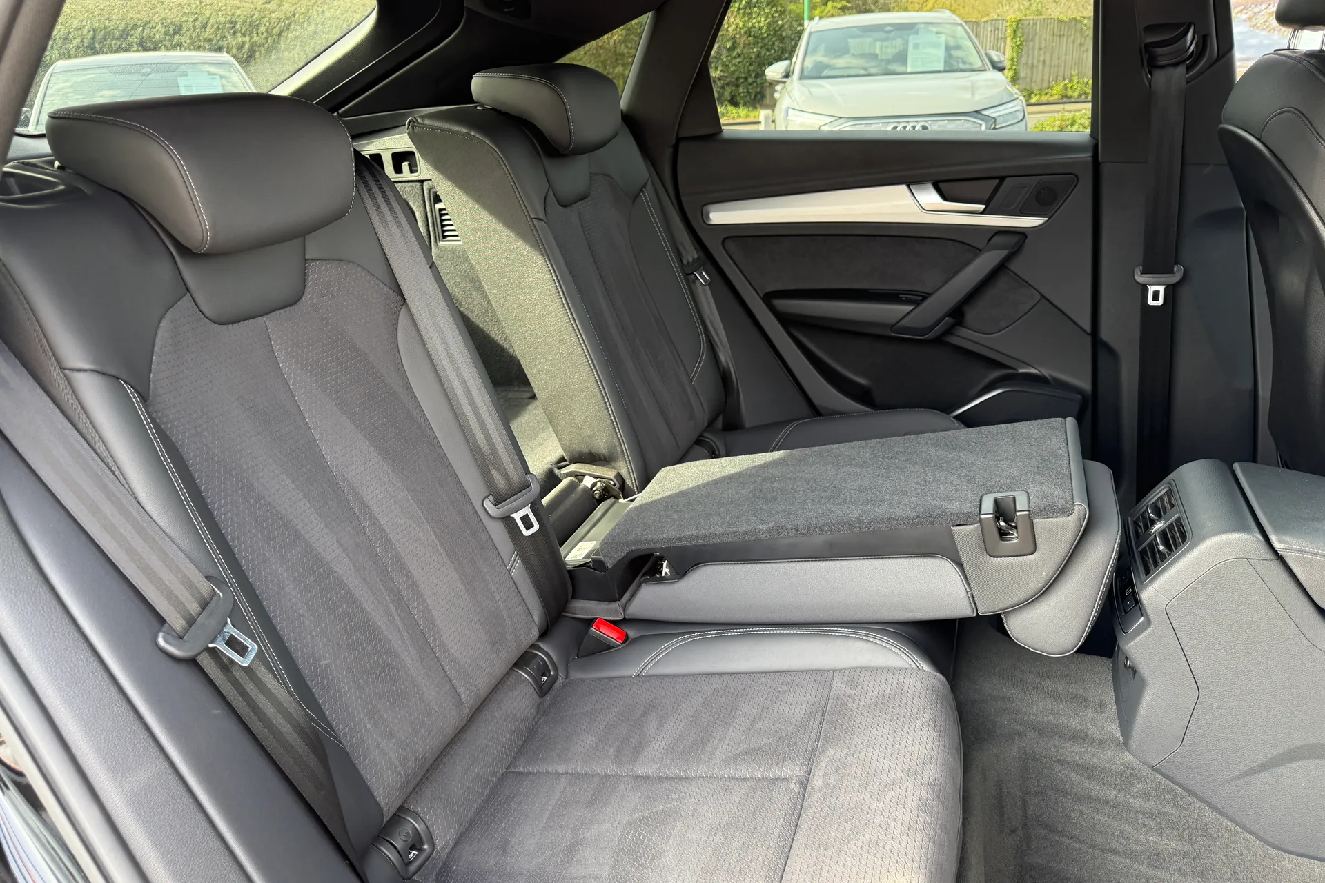 Audi Q5 thumbnail image number 44