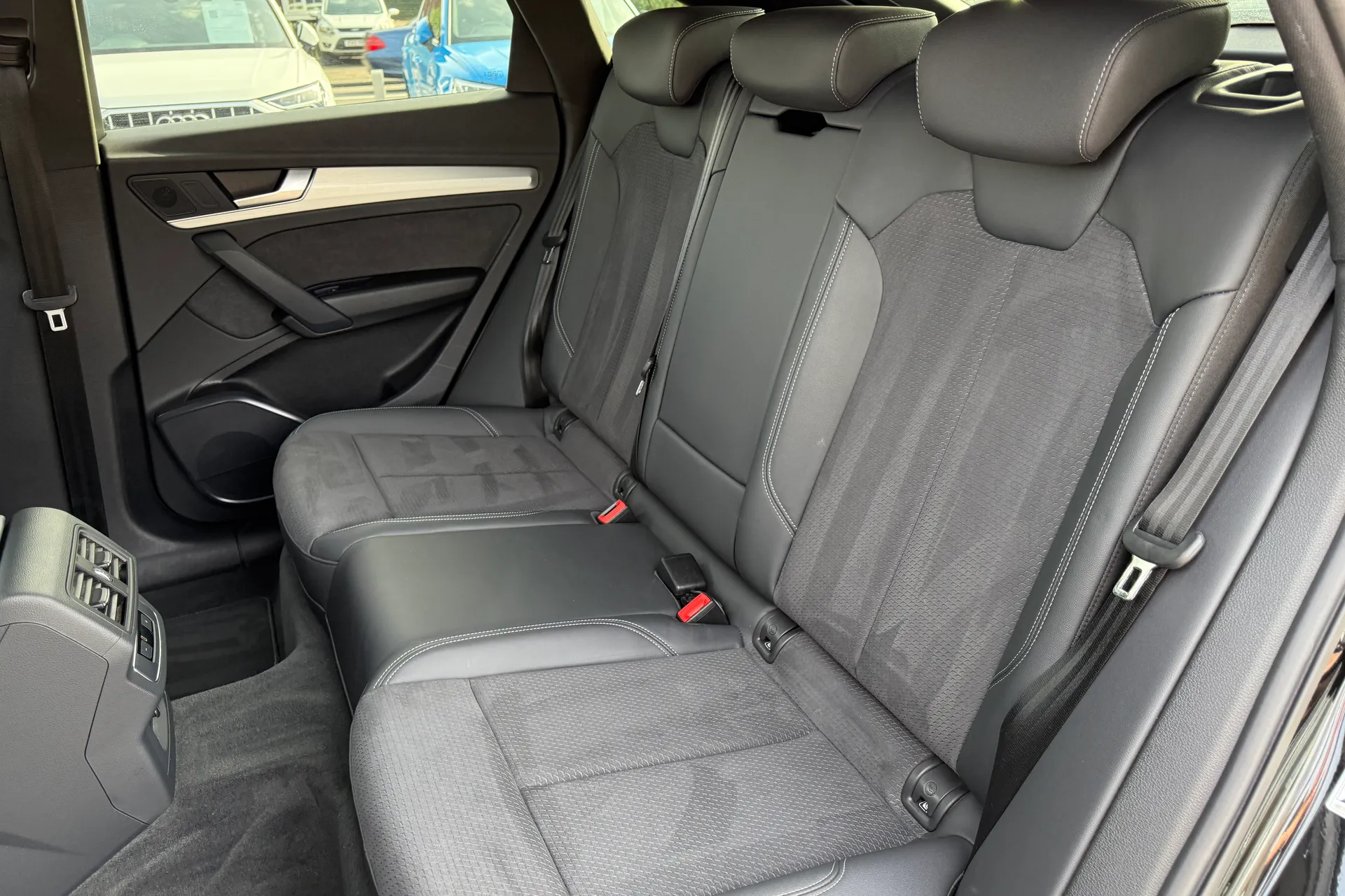 Audi Q5 thumbnail image number 40