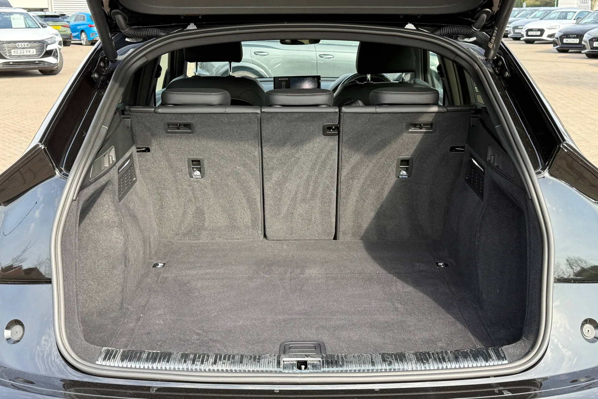 Audi Q5 thumbnail image number 32