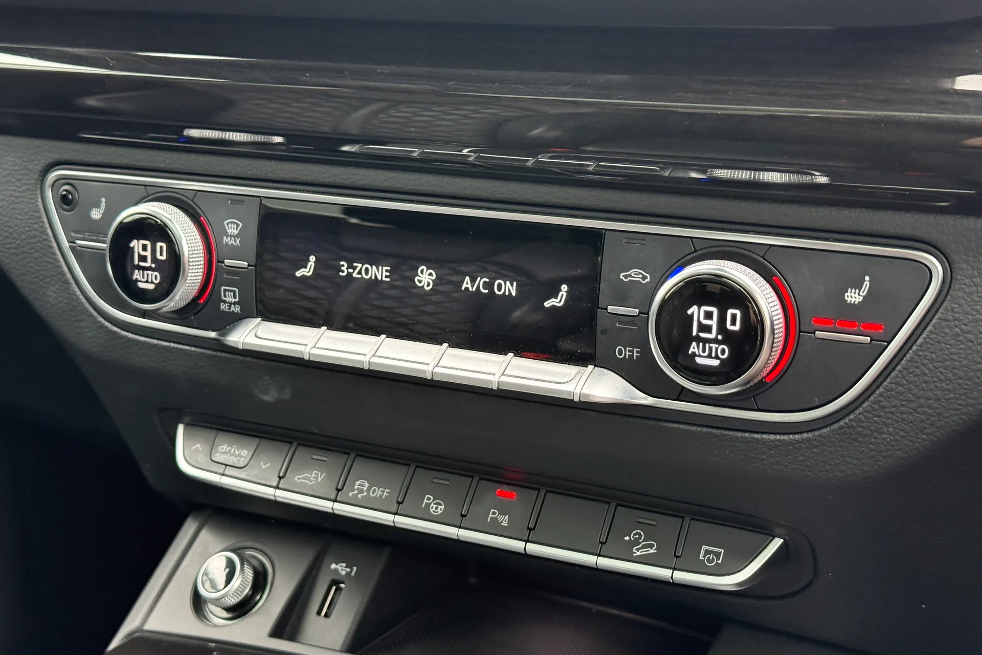 Audi Q5 thumbnail image number 16