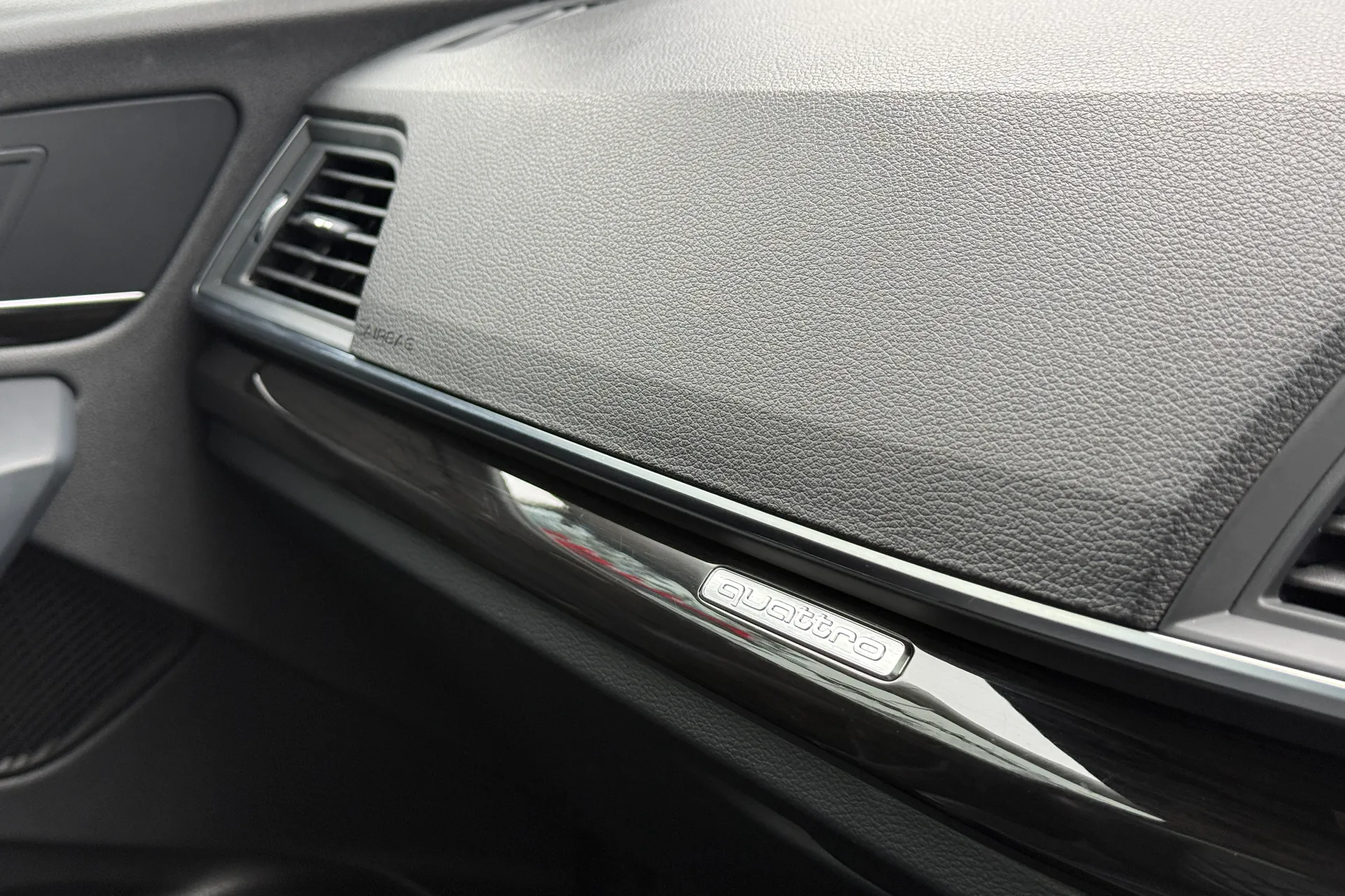 Audi Q5 thumbnail image number 21