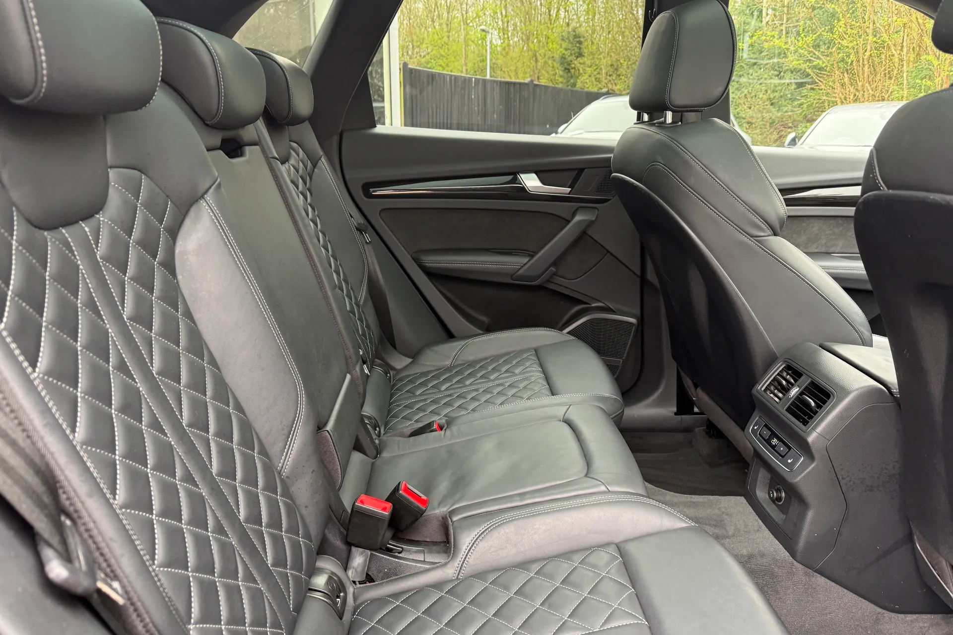 Audi Q5 thumbnail image number 30