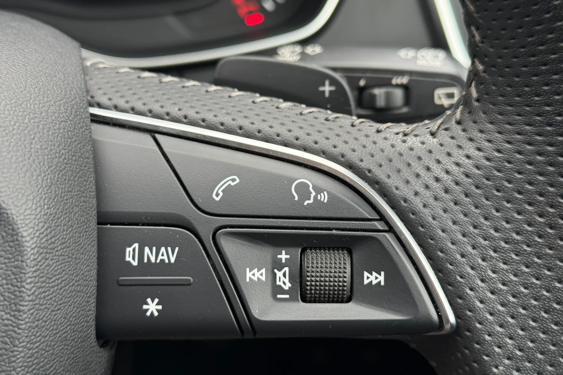 Audi Q5 thumbnail image number 18