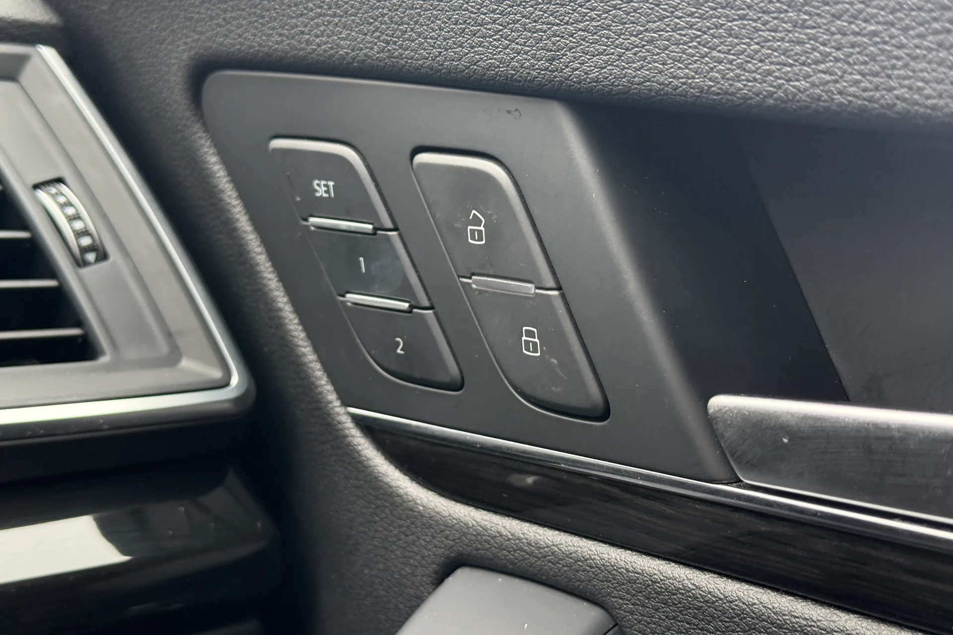 Audi Q5 thumbnail image number 24