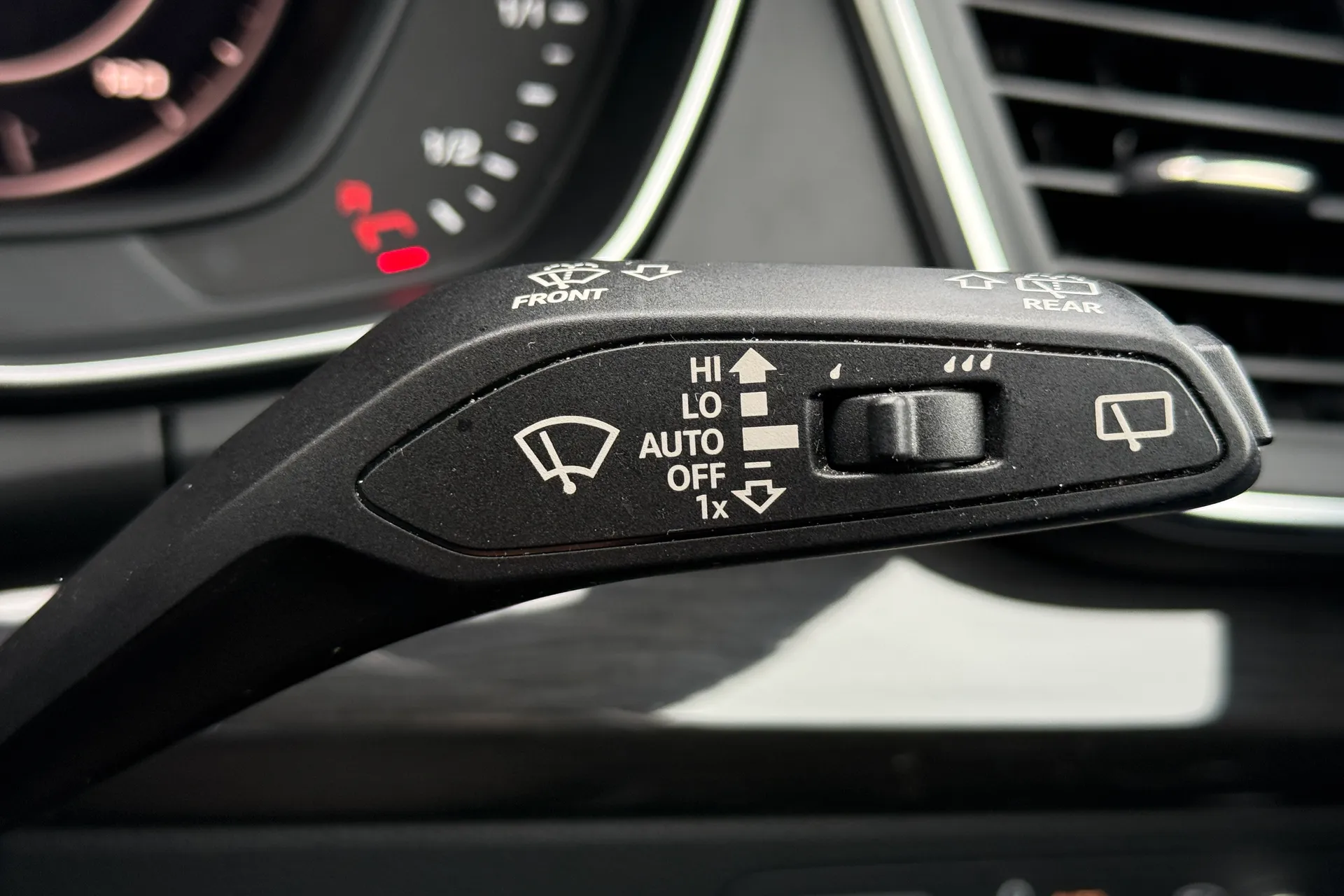 Audi Q5 thumbnail image number 14