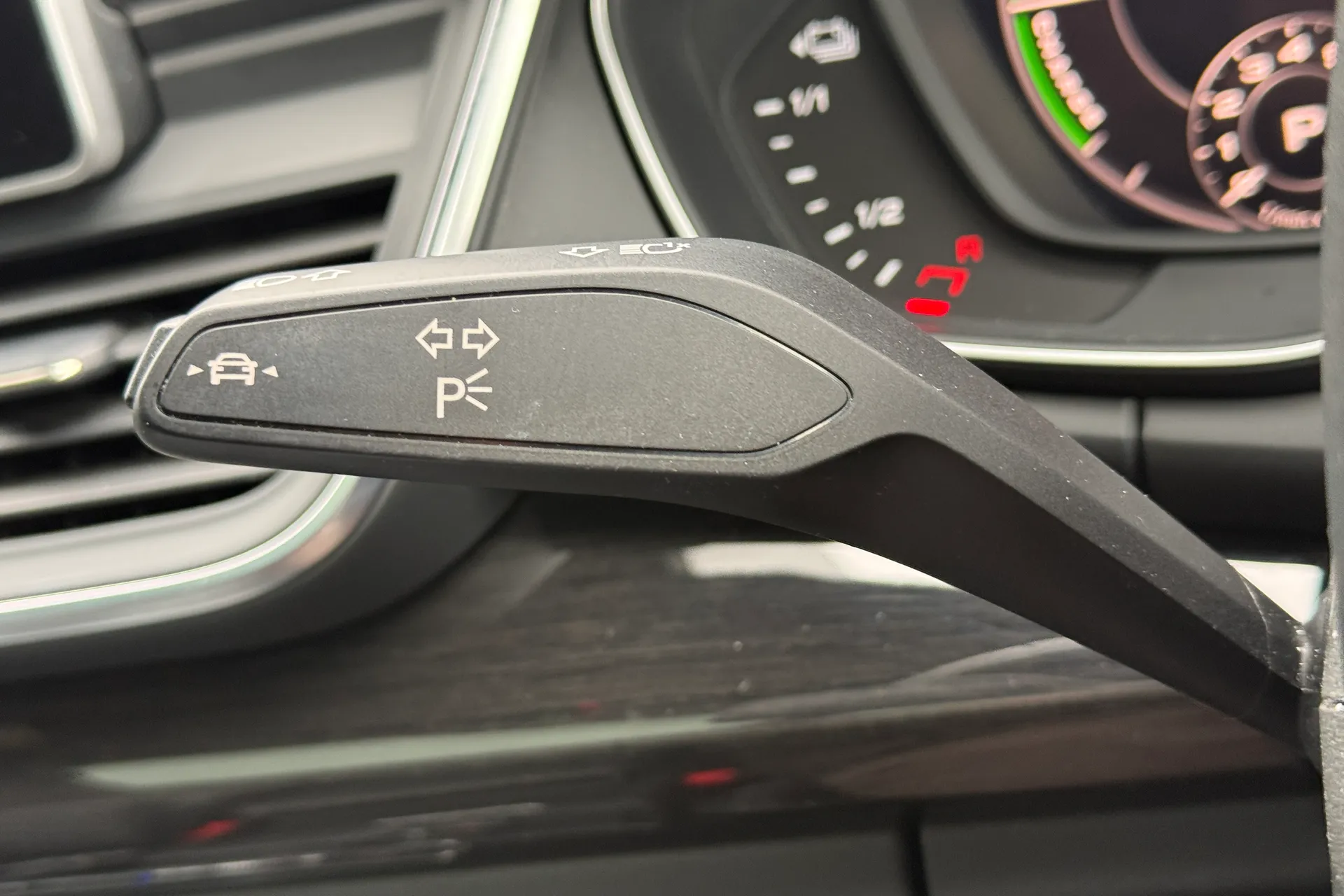 Audi Q5 thumbnail image number 13