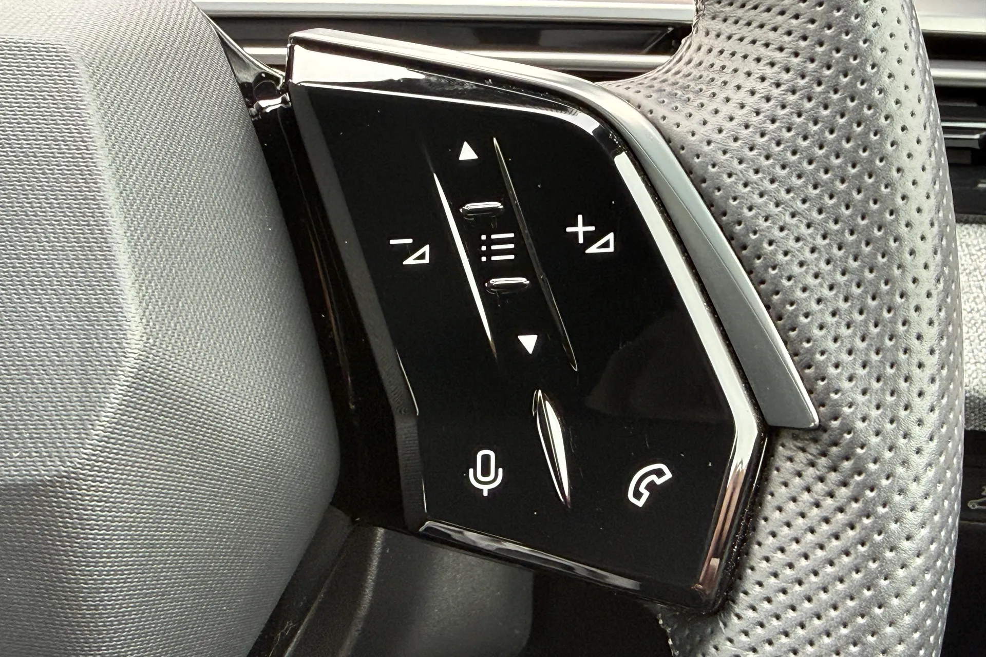PEUGEOT 3008 thumbnail image number 19