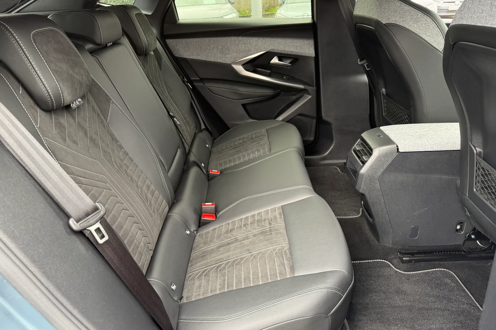 PEUGEOT 3008 thumbnail image number 43