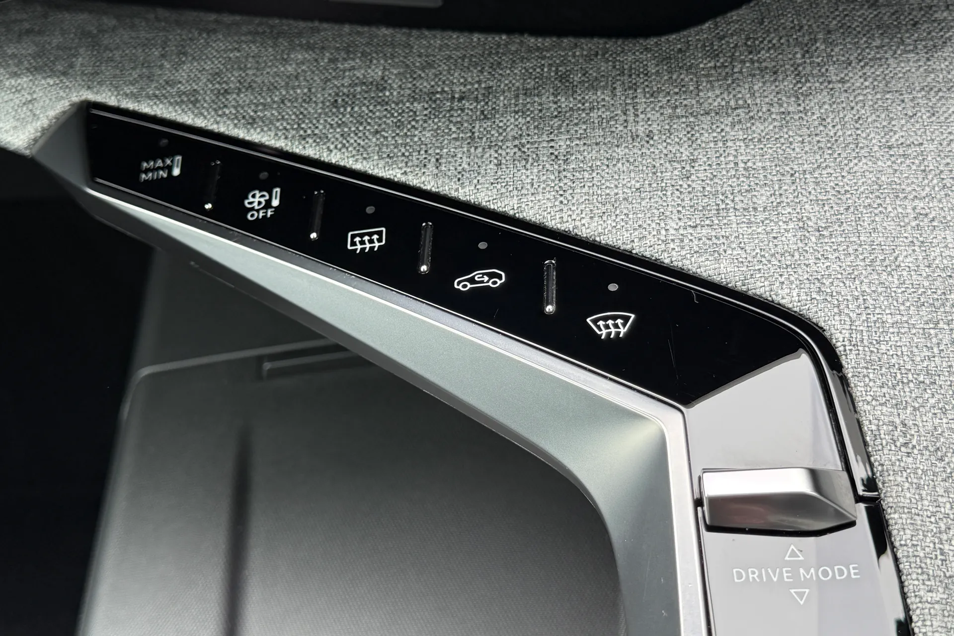 PEUGEOT 3008 thumbnail image number 15