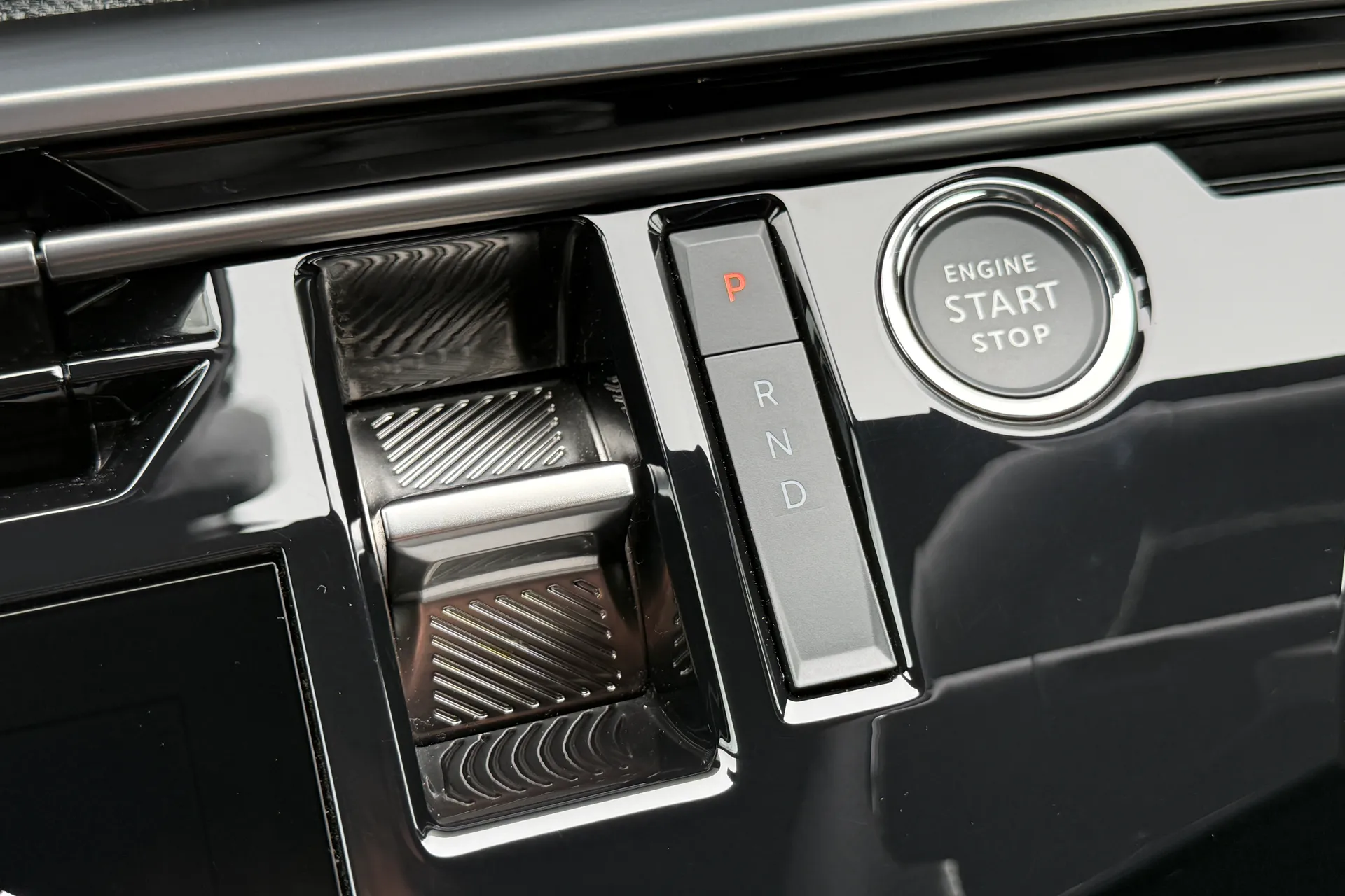 PEUGEOT 3008 thumbnail image number 38