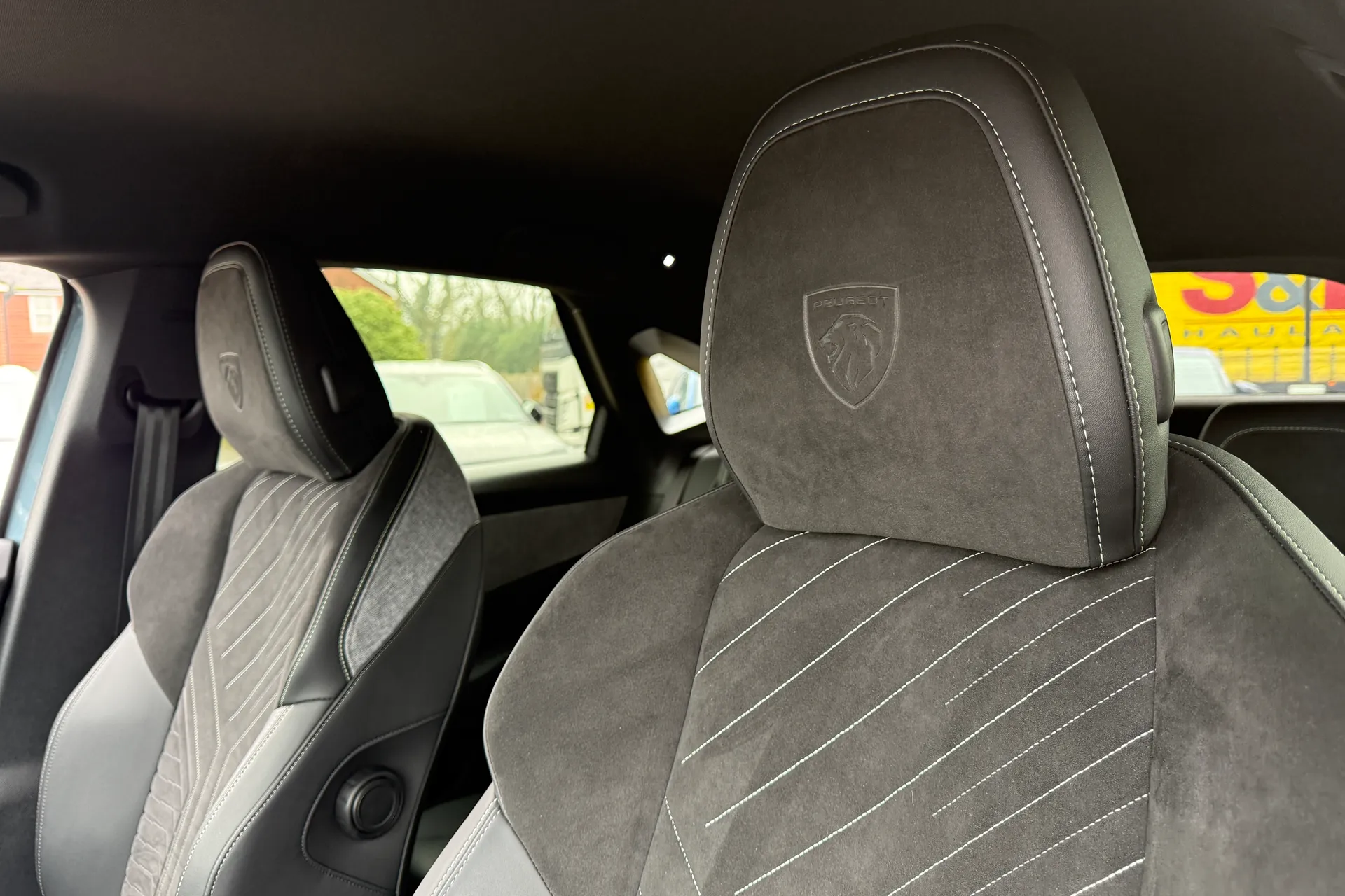 PEUGEOT 3008 thumbnail image number 28