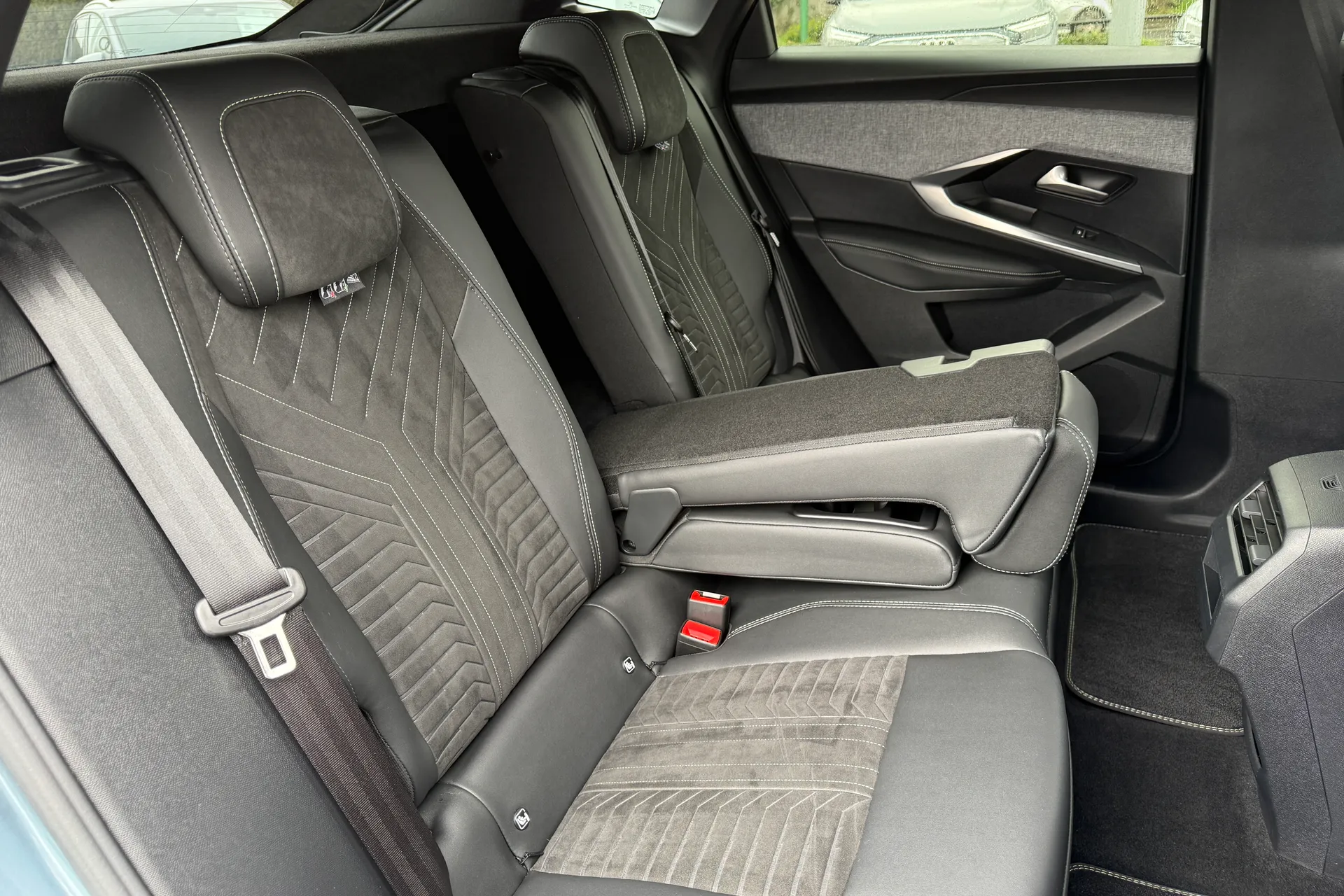 PEUGEOT 3008 thumbnail image number 45
