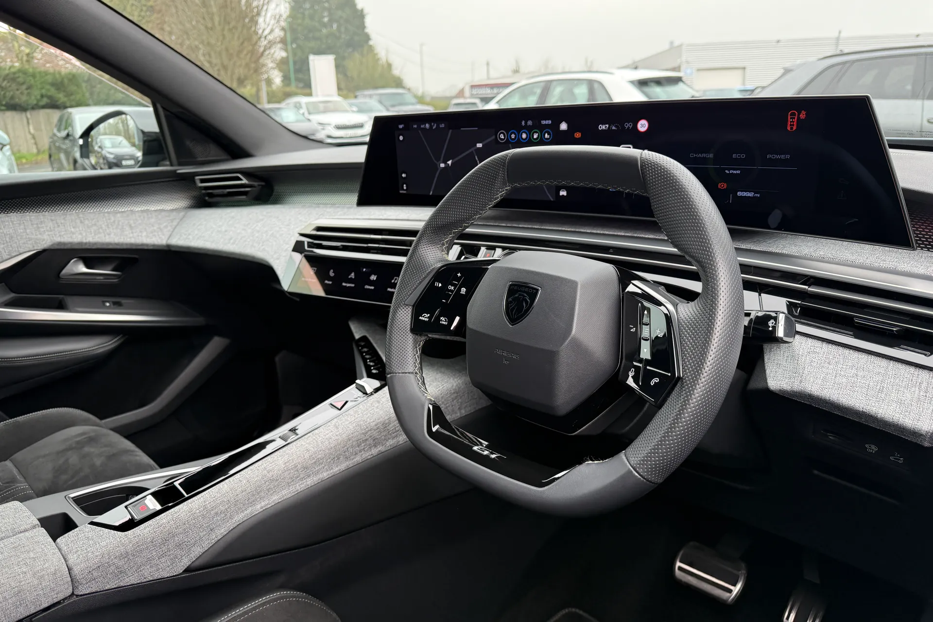 PEUGEOT 3008 thumbnail image number 25