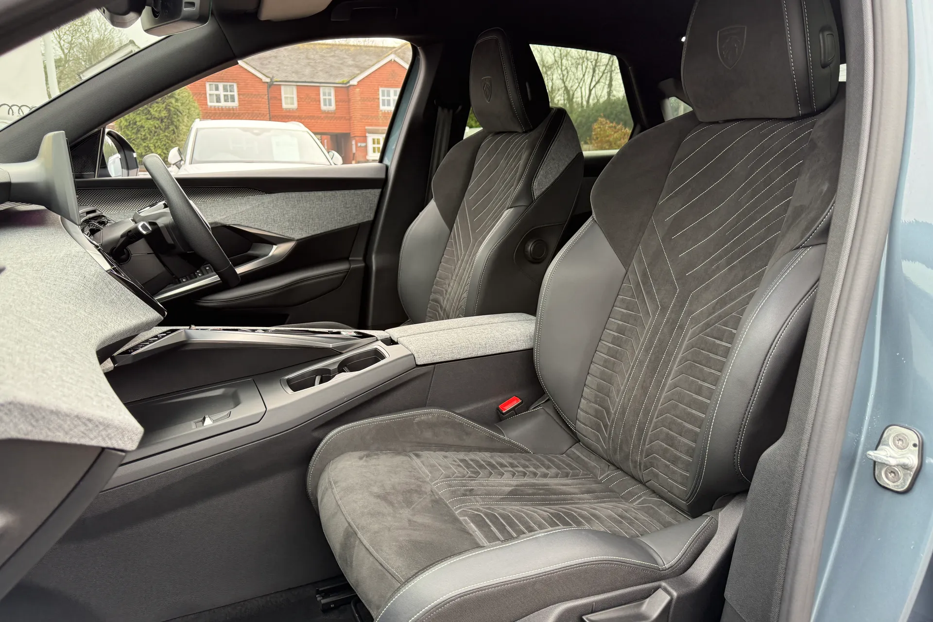 PEUGEOT 3008 thumbnail image number 27
