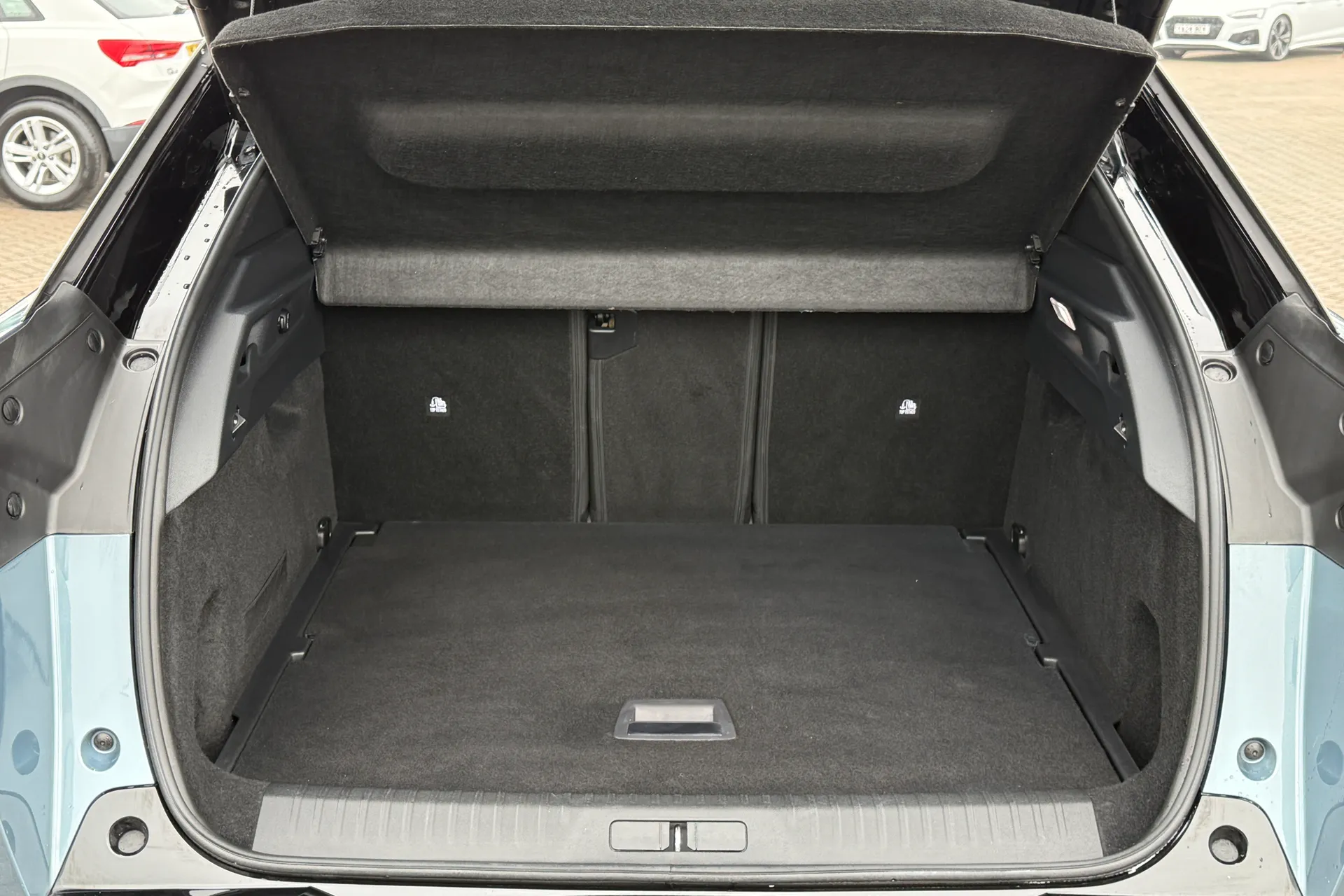 PEUGEOT 3008 thumbnail image number 32