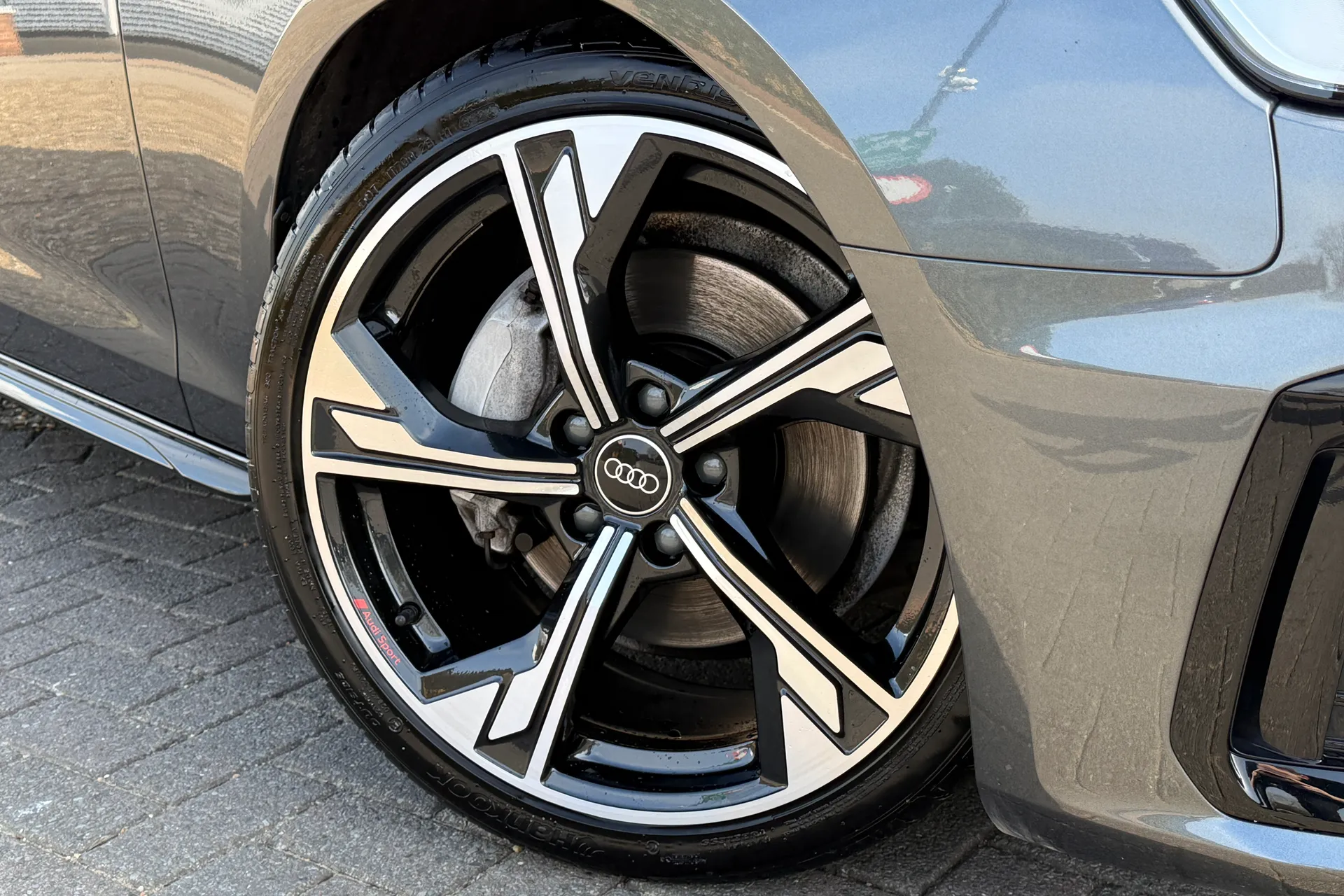 Audi A4 thumbnail image number 7